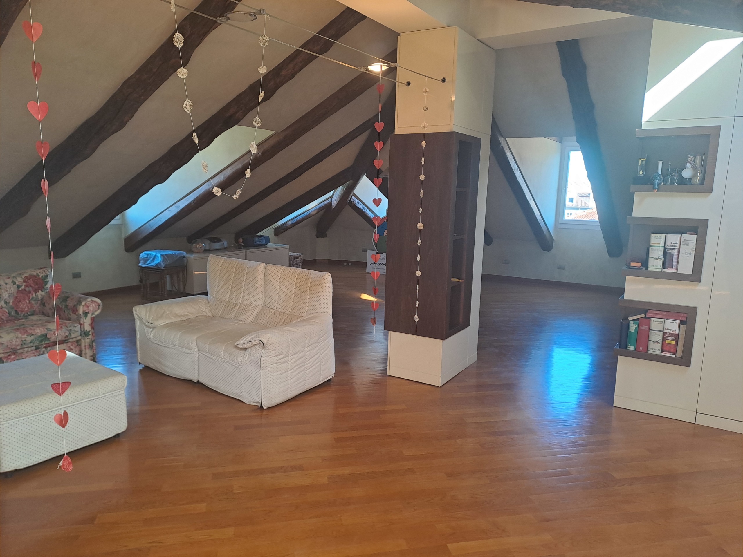 Attico ristrutturato in via giulia di barolo 4, Torino