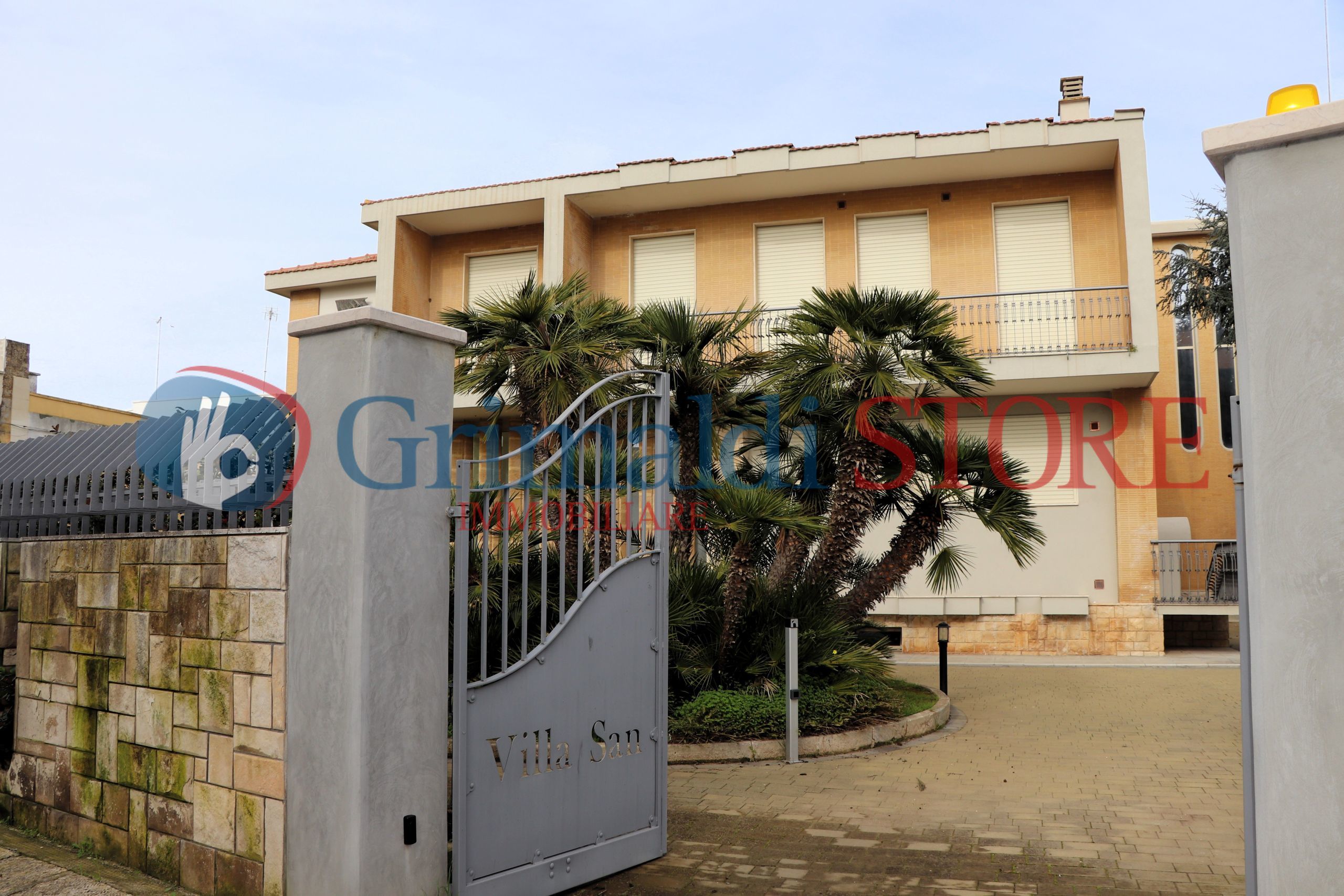 Villa con giardino in via santo giuseppe 1a, Squinzano