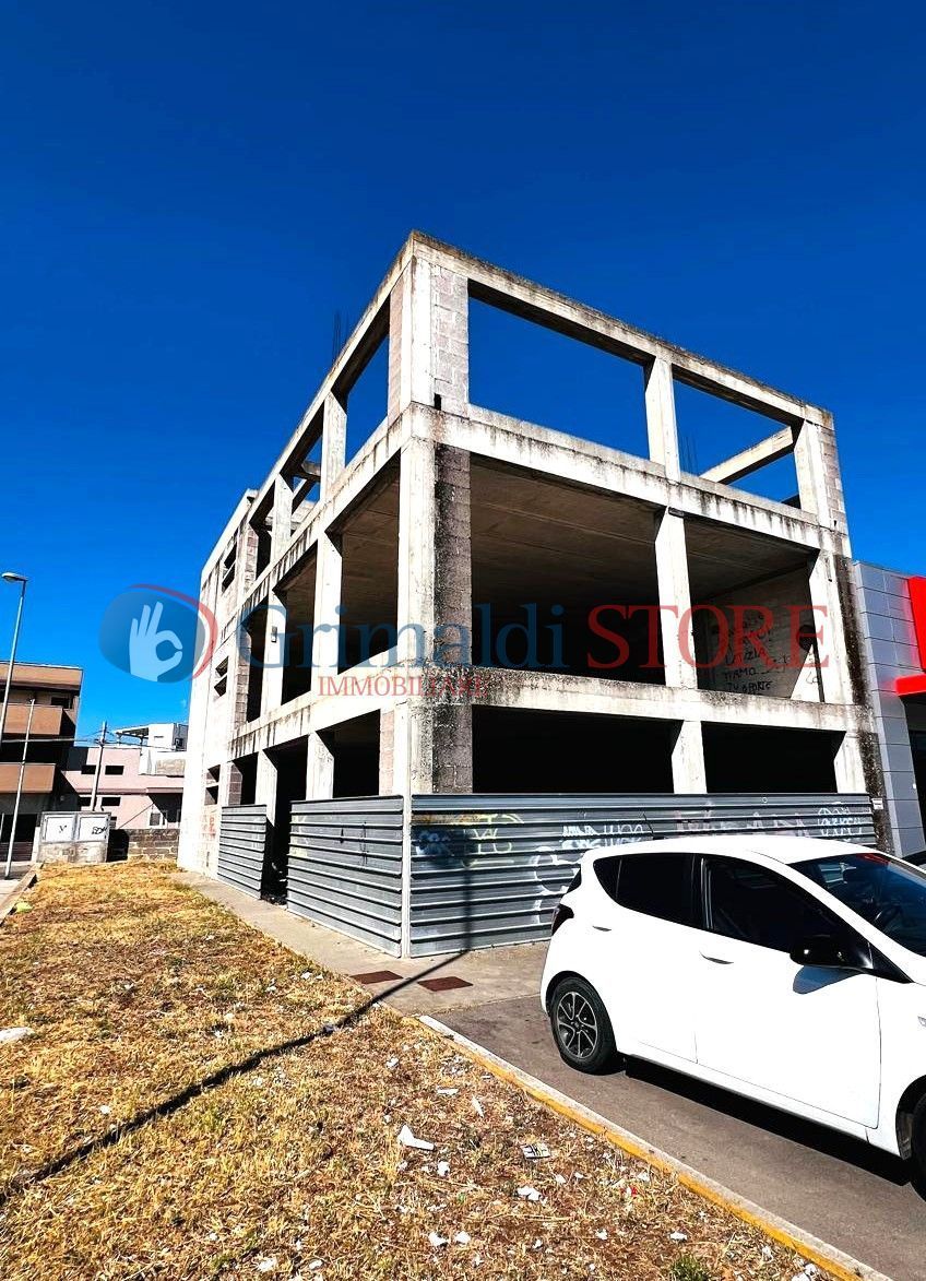 Capannone da ristrutturare in via dei bernardini 26, Nard