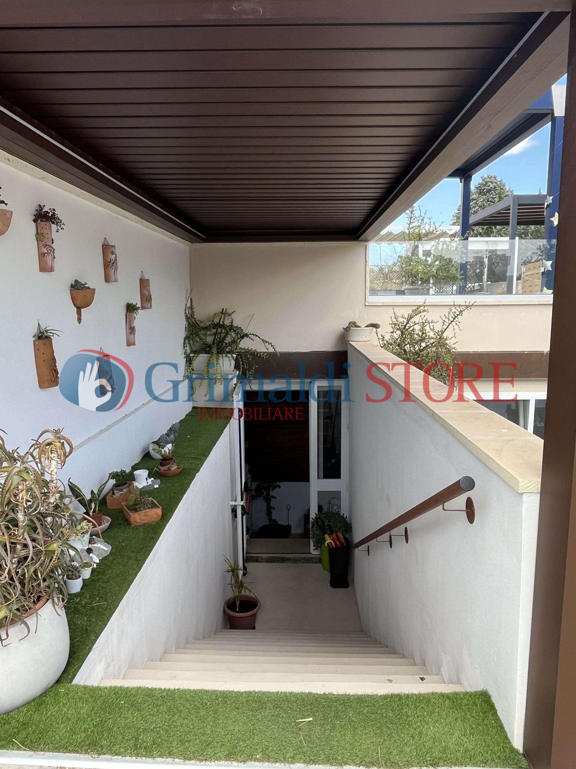 Magazzino ristrutturato in viale giovanni paolo ii 71, Lecce