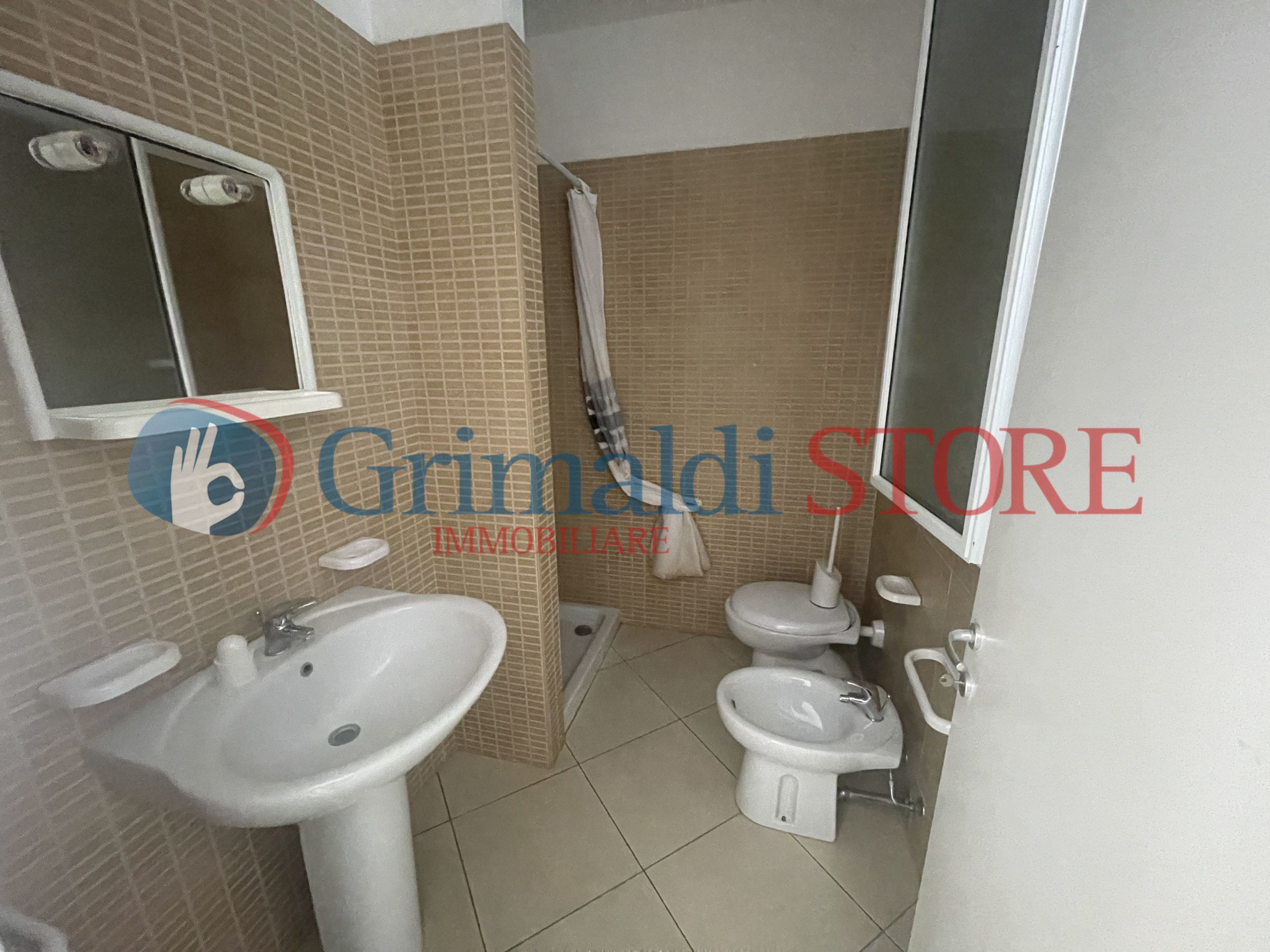 Villa con giardino in via degli eucalipts 19, Lecce