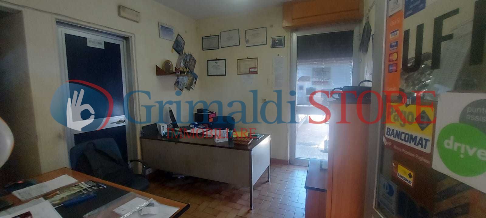 Capannone da ristrutturare in via enrico fermi 32, Brindisi