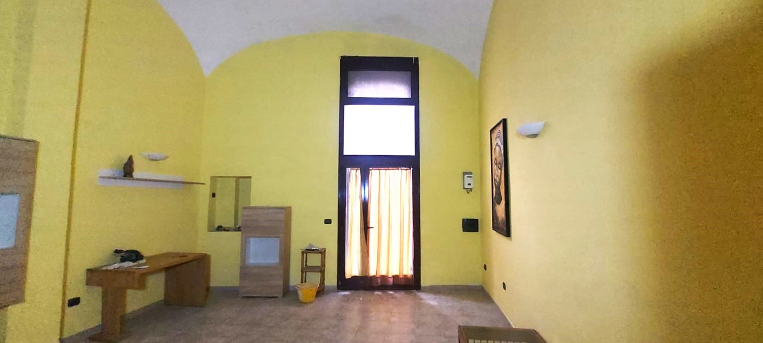 Casa indipendente da ristrutturare in via lucio strabone 38, Brindisi