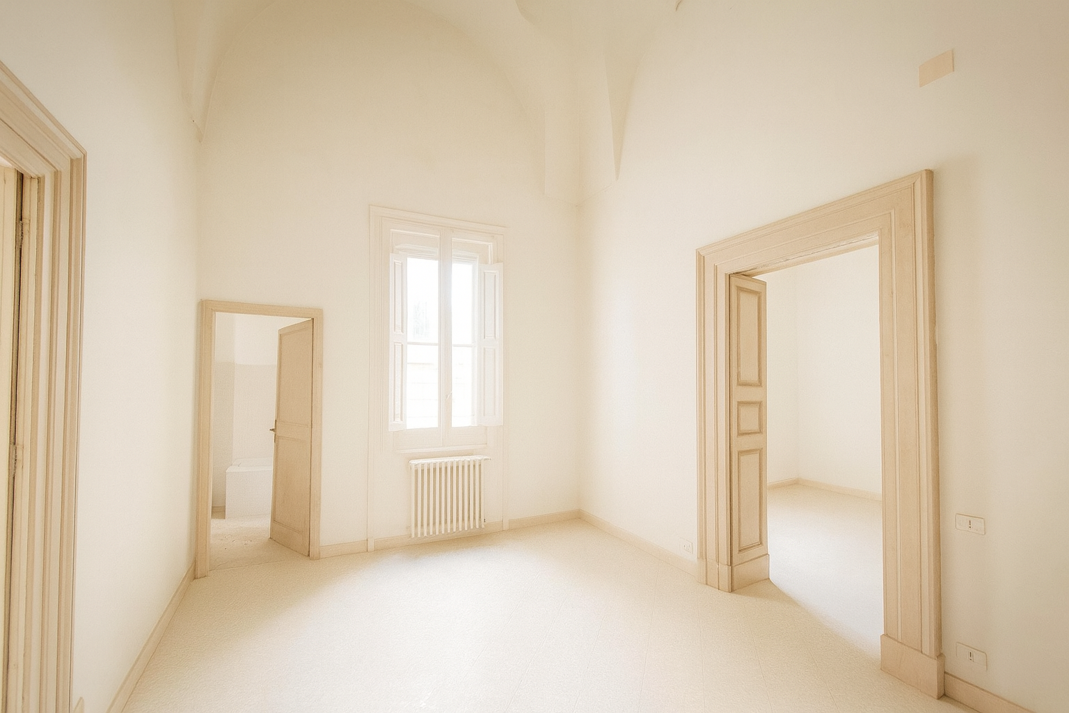 Appartamento con terrazzo in vico dei fieschi 2, Lecce