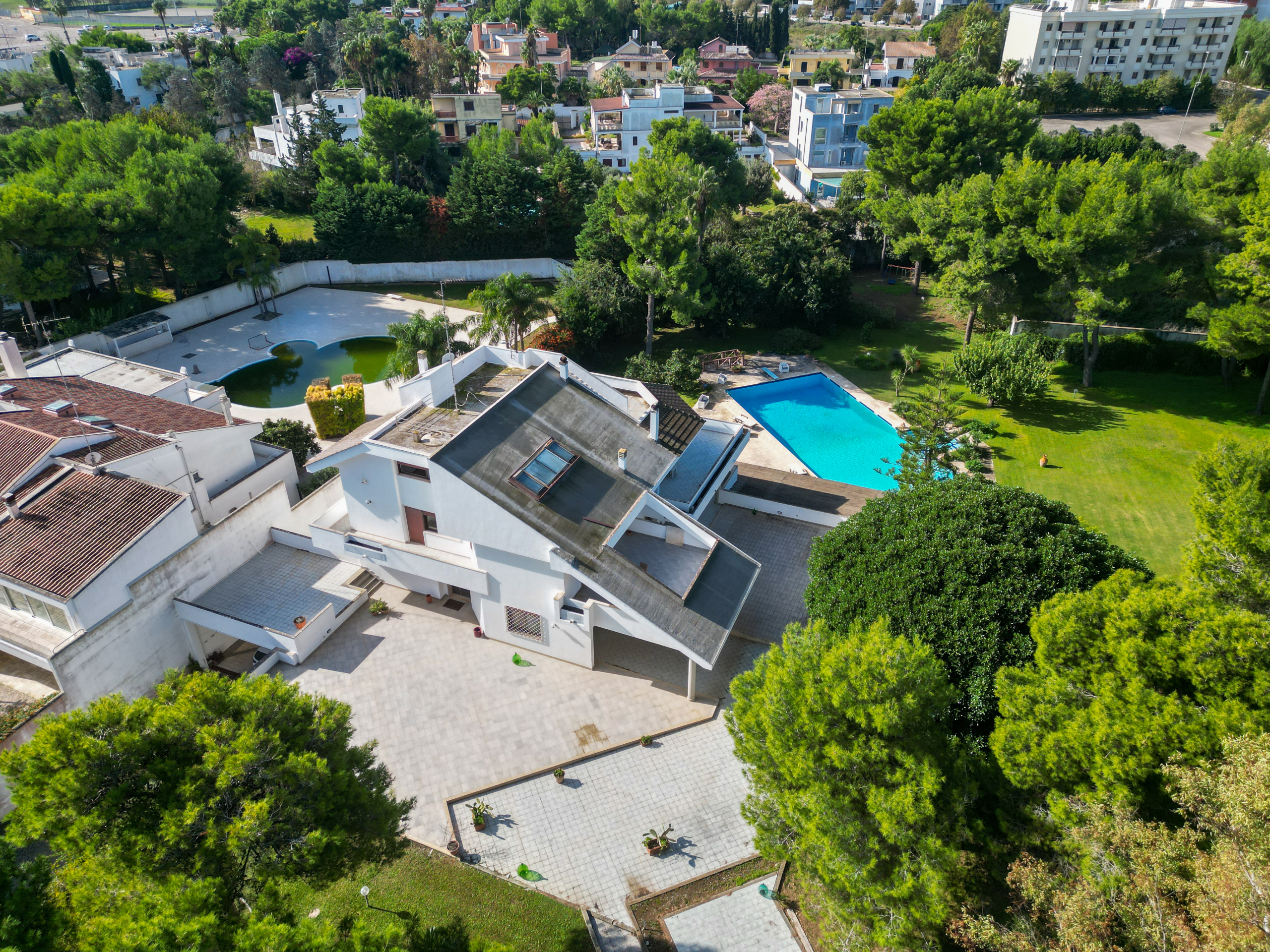 Villa con giardino in via venosa 5, Lecce