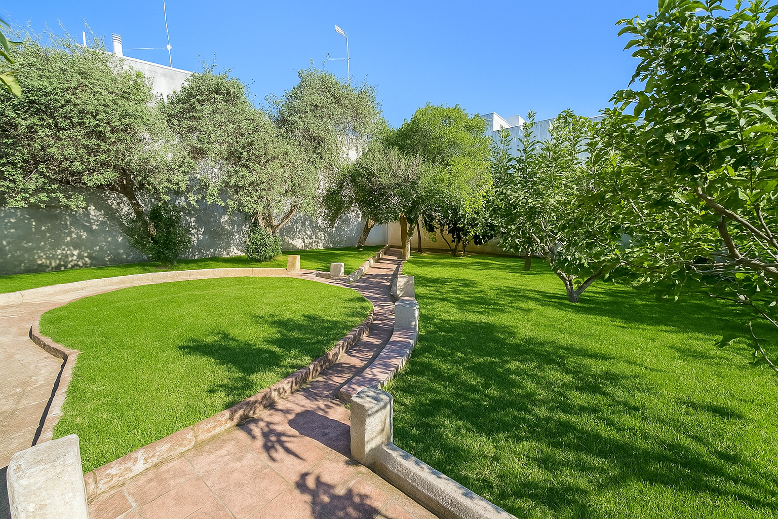 Villa con box doppio in via costantini 78, Calimera