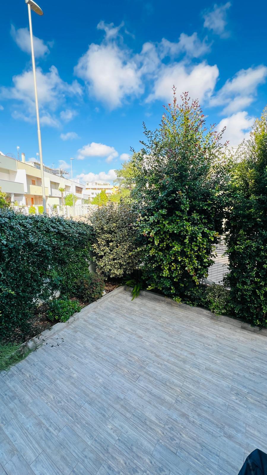 Villetta a schiera con giardino in via michele massari 13, Lecce