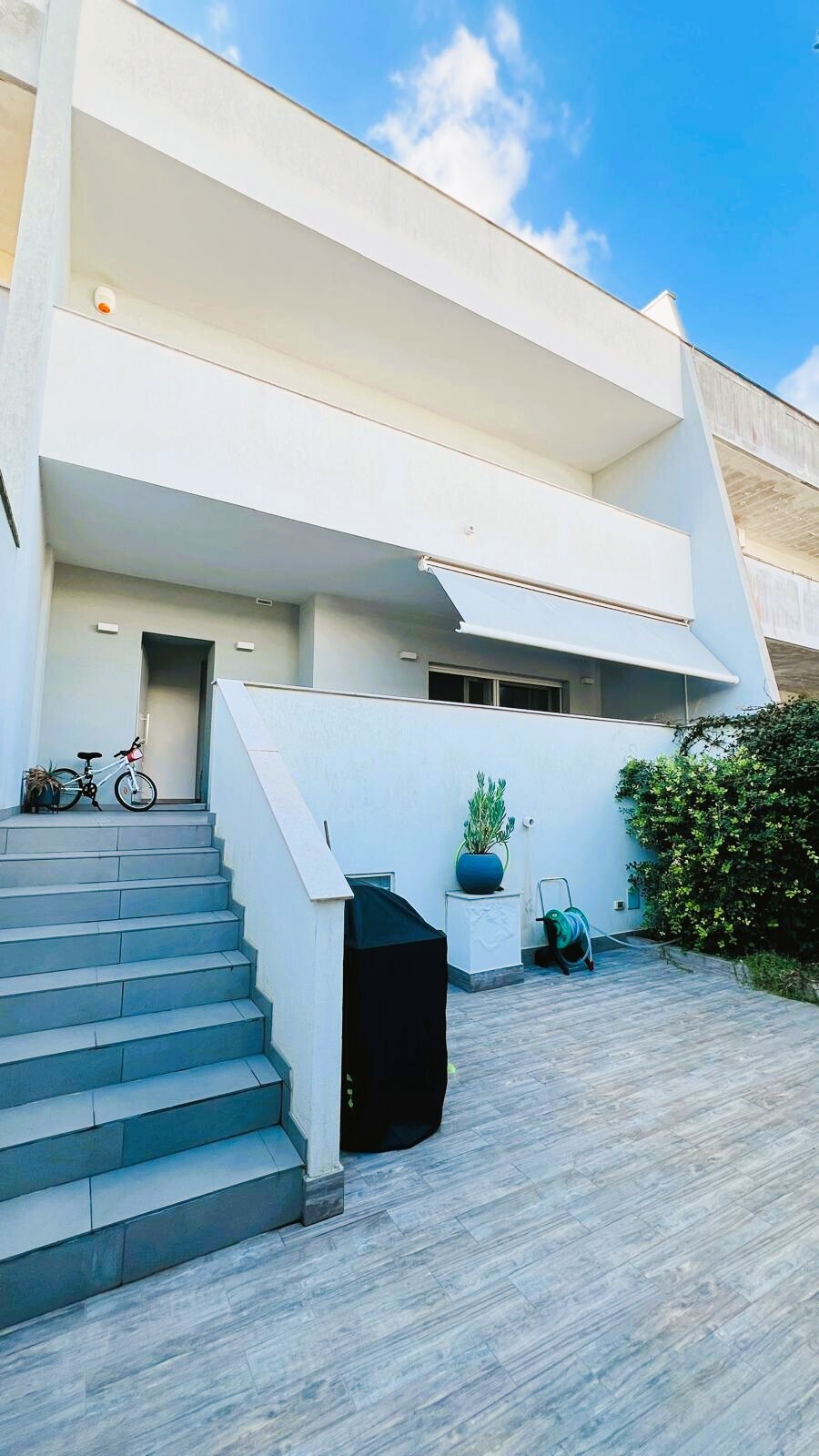 Villetta a schiera con giardino in via michele massari 13, Lecce