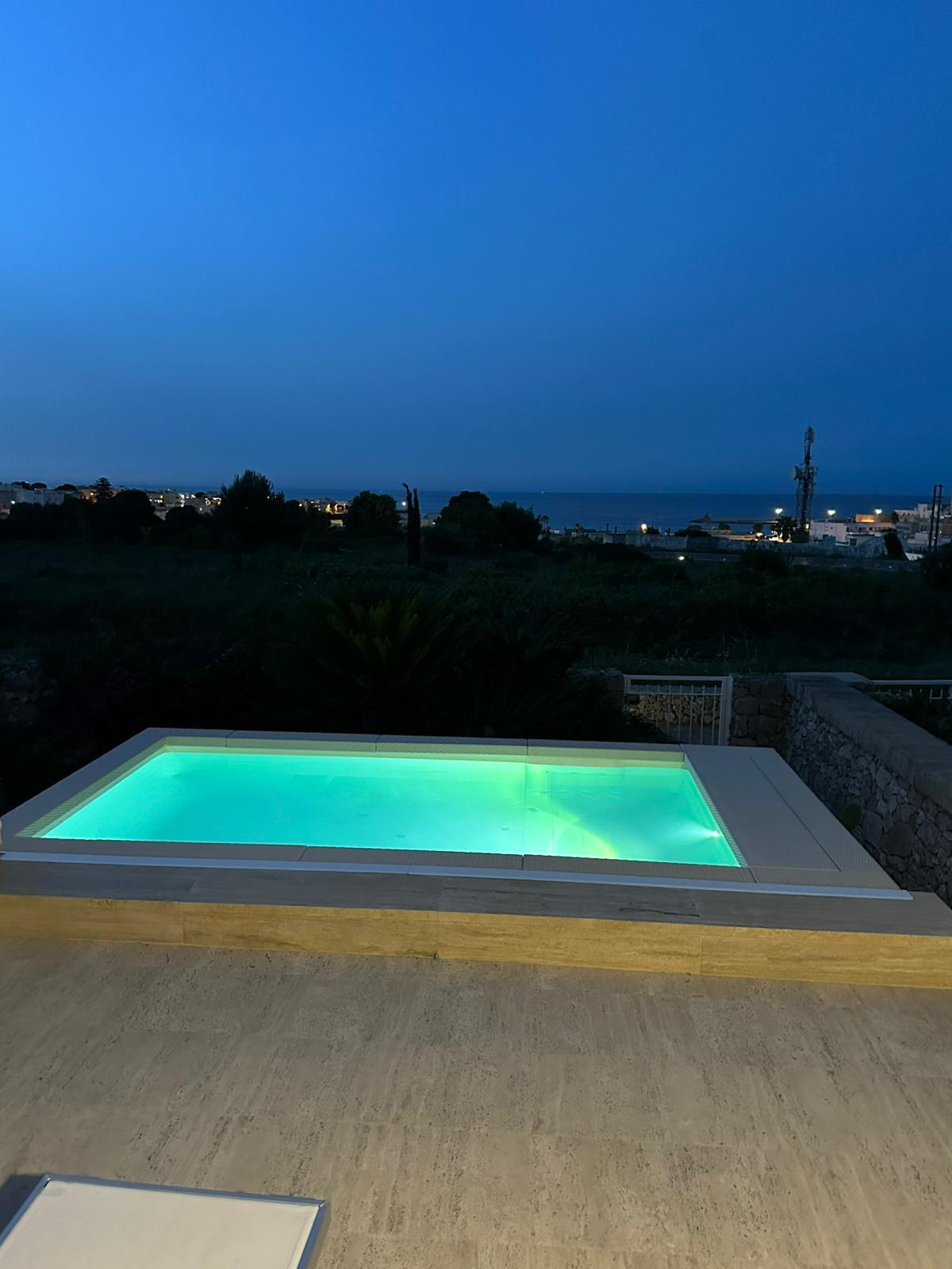 Villetta a schiera con terrazzo in via rita levi montalcini 163, Otranto