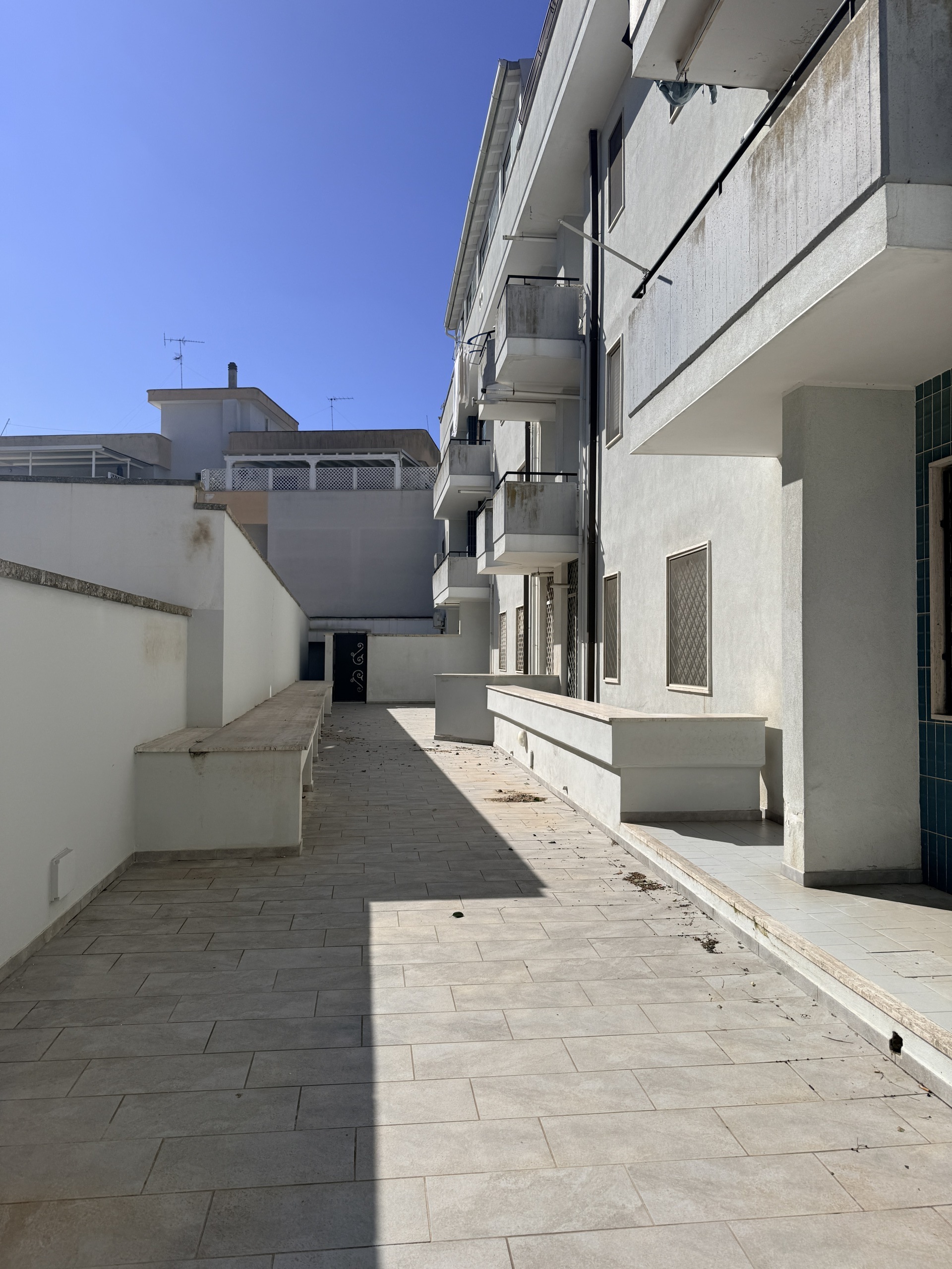 Attico con terrazzo in via o. ducas 2, Lecce