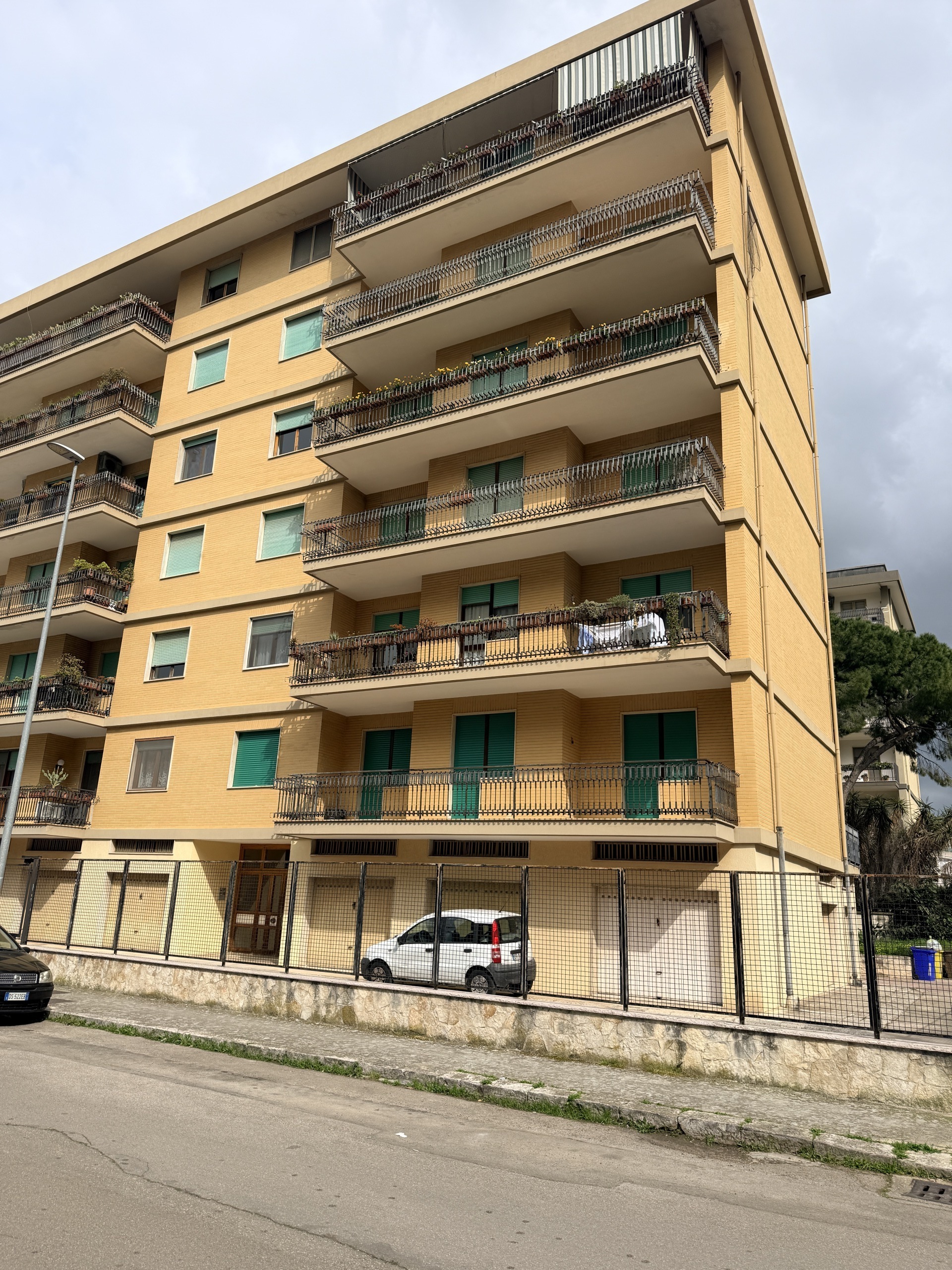 Appartamento con box in via michele saponaro 2, Lecce