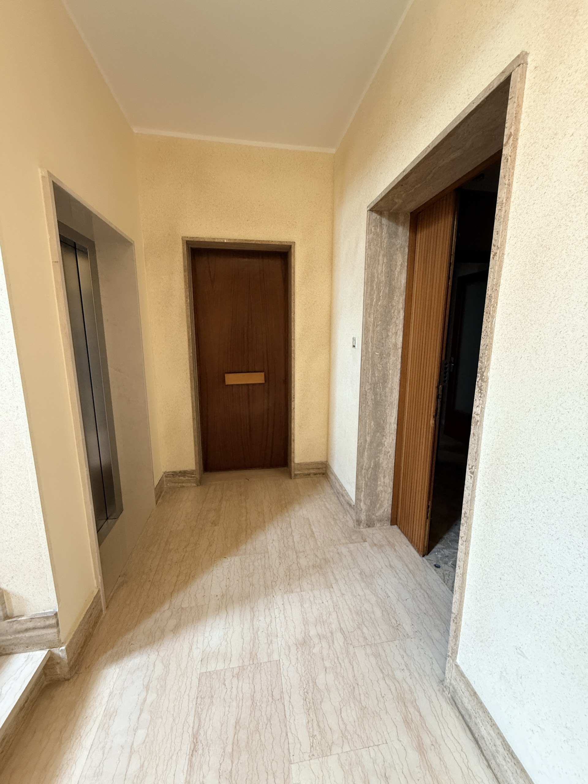 Appartamento con box in via michele saponaro 2, Lecce