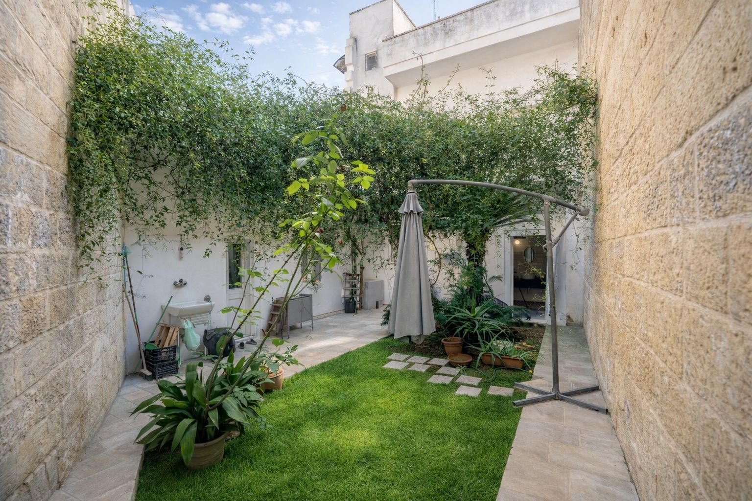 Casa indipendente con giardino in via paolo colaci 48, Lecce