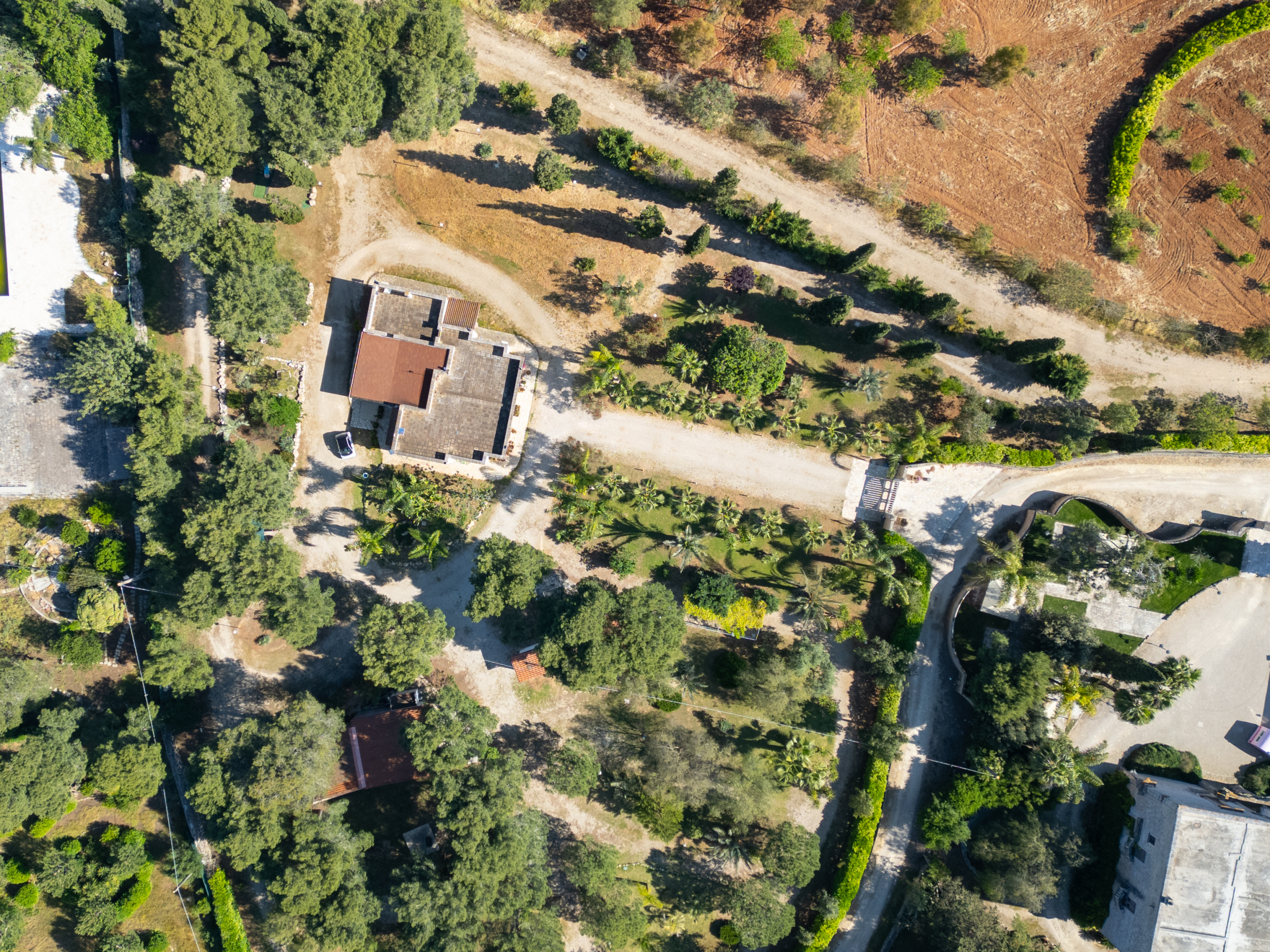 Villa con giardino in via taverna 21, Nard�