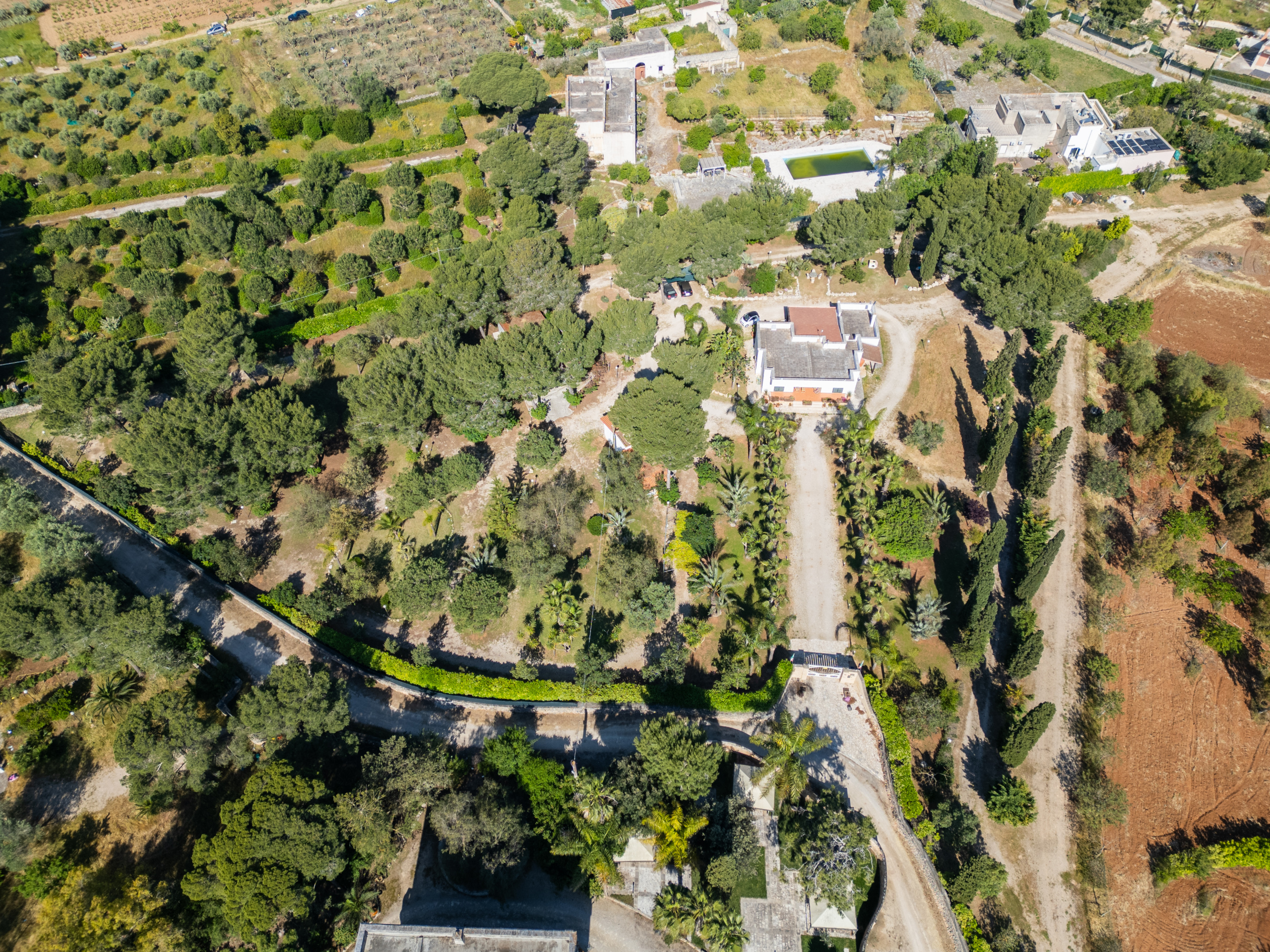 Villa con giardino in via taverna 21, Nard�