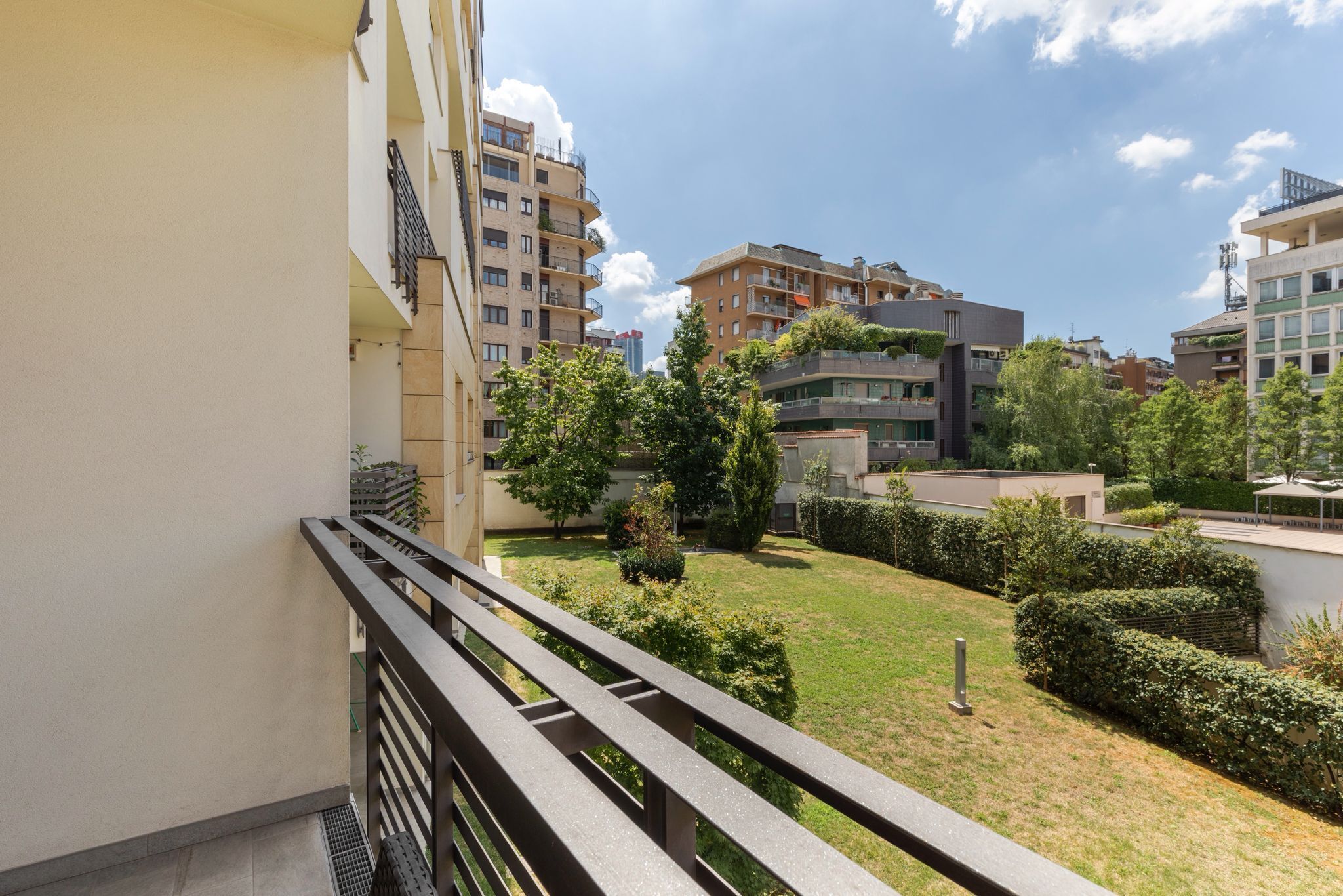 Bilocale con terrazzo in via giovanni papini 3, Milano