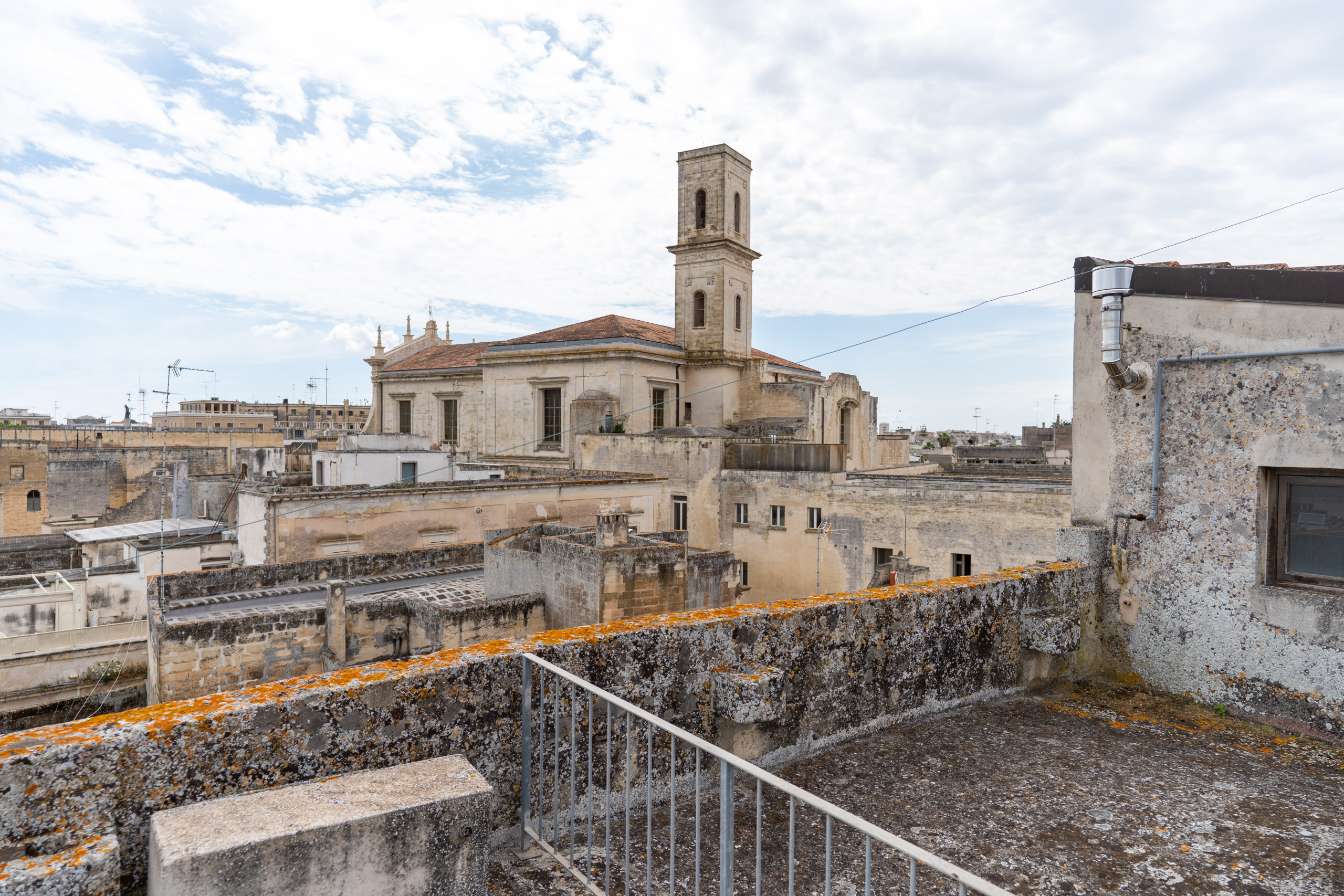 Quadrilocale ristrutturato in via regina isabella 6, Lecce