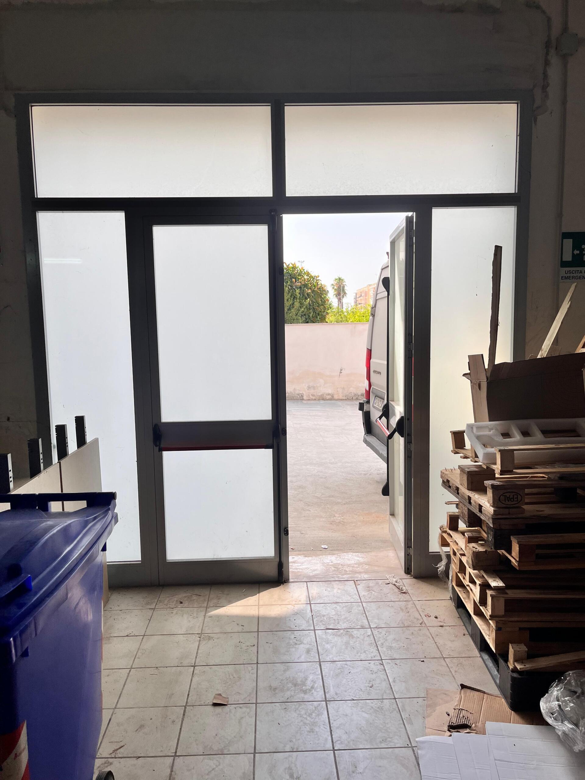 Magazzino in vendita in viale g. leopardi 134, Lecce