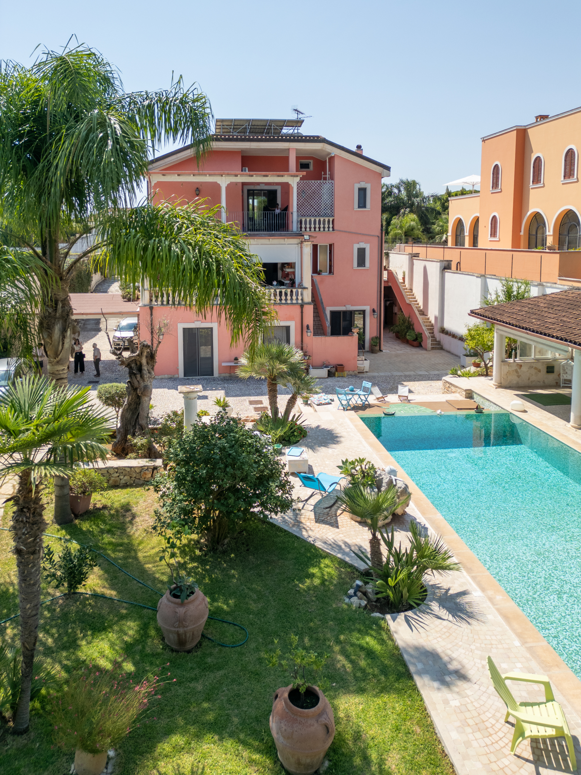 Villa con giardino in via rapolla 86, Lecce