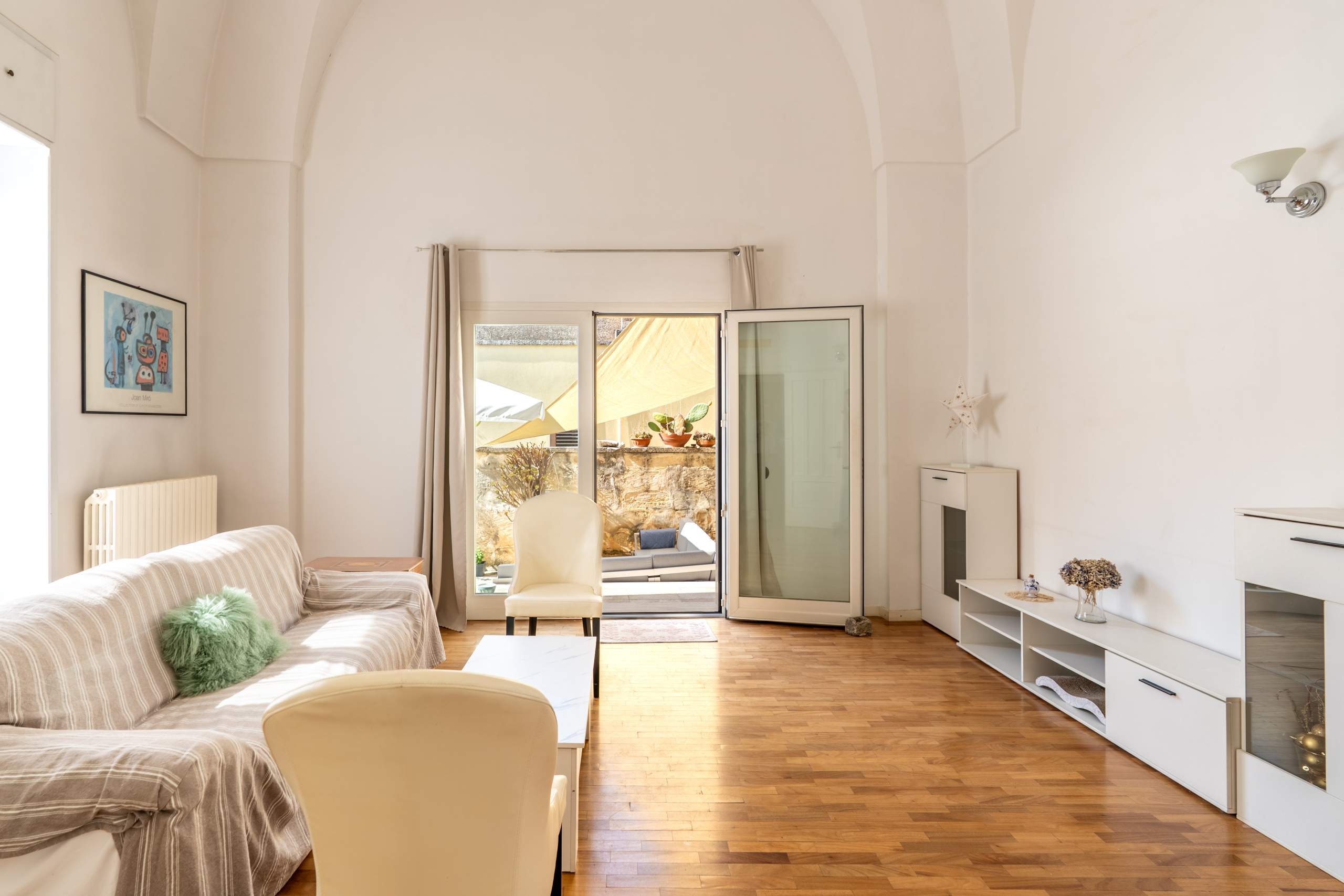 Casa indipendente con terrazzi in via regina elena 19, San Cesario di Lecce