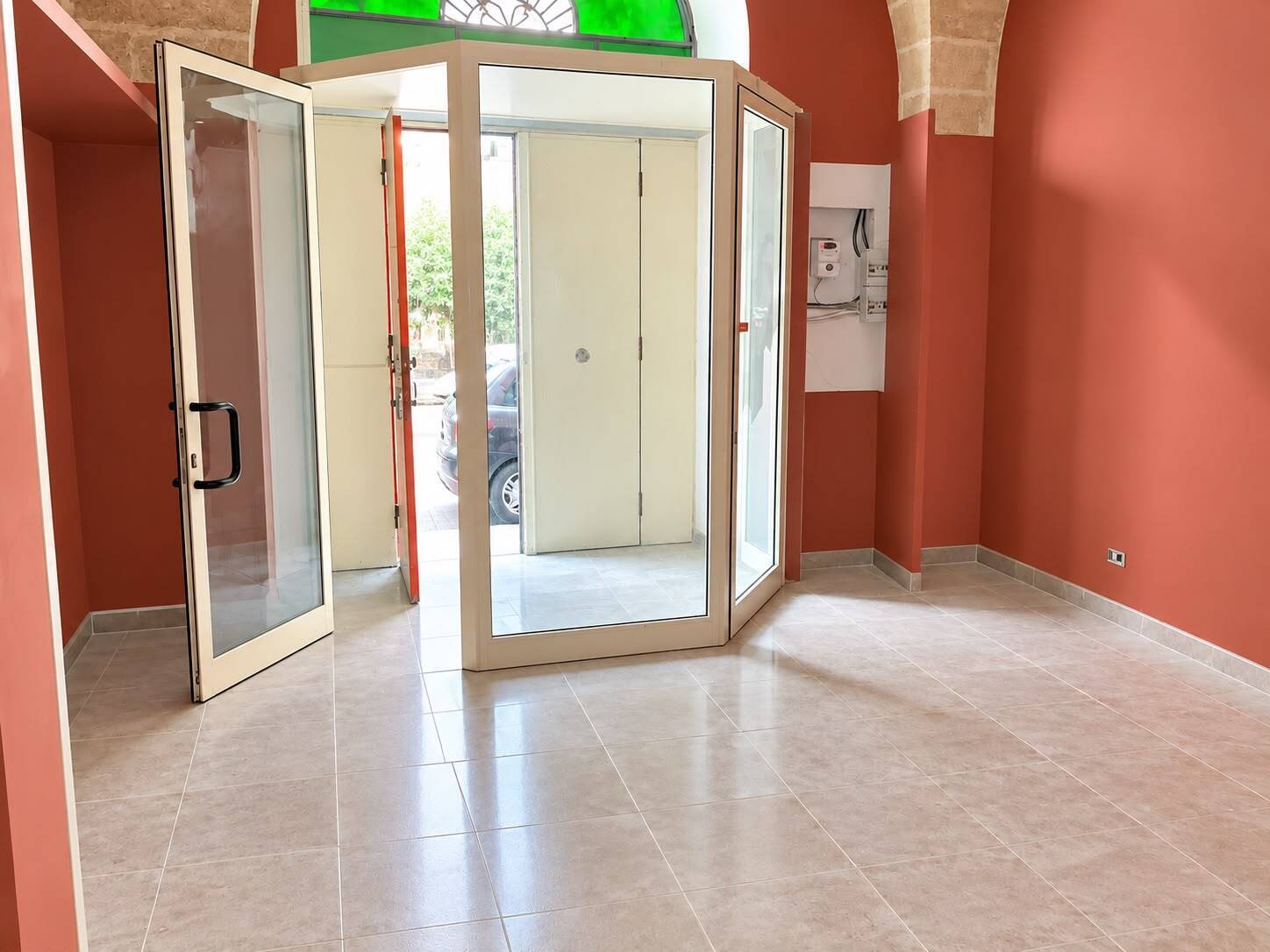 Locale commerciale da ristrutturare in via filippo turati 17, Galatina