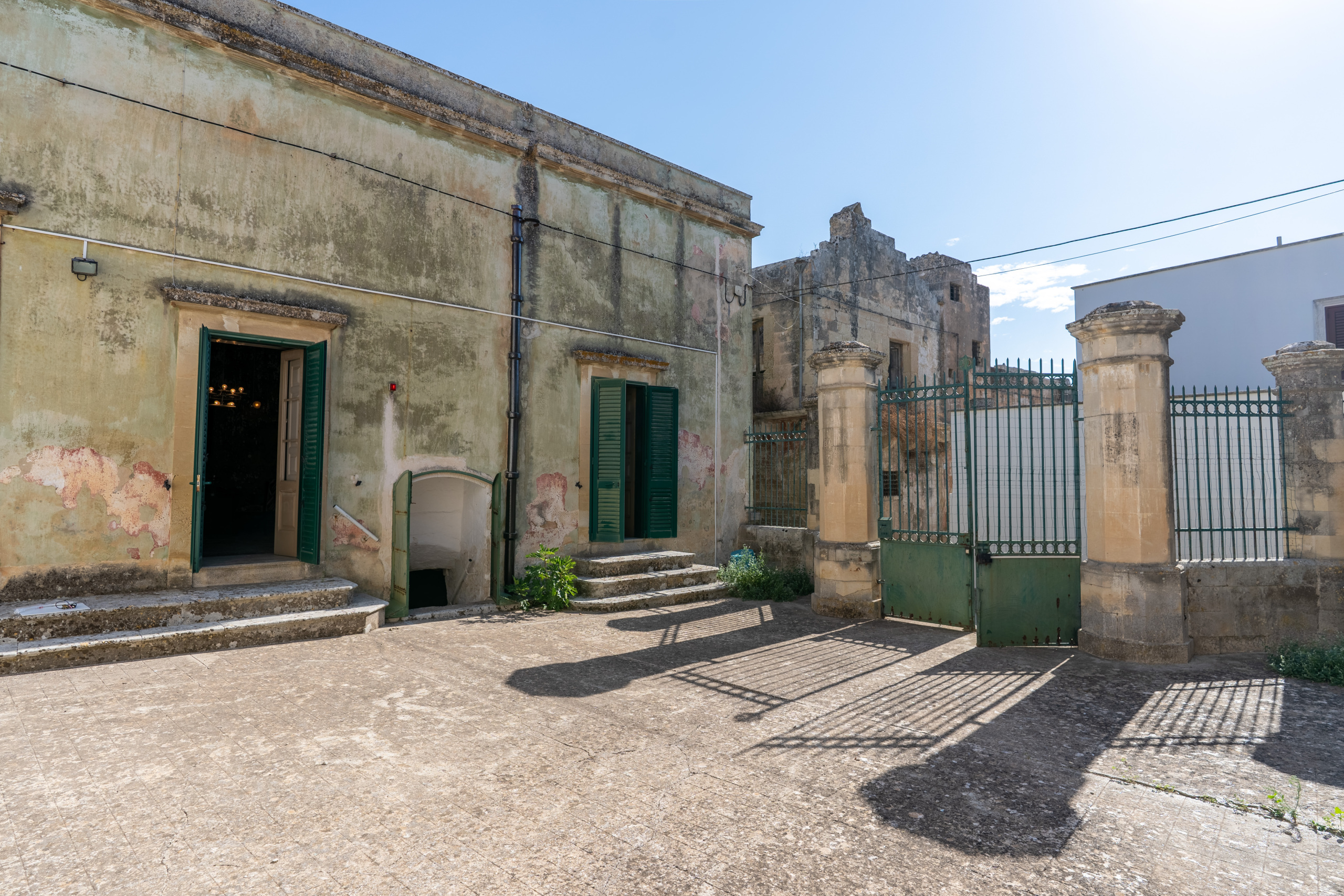 Stabile/Palazzo con terrazzo in via manieri 4, Carpignano Salentino