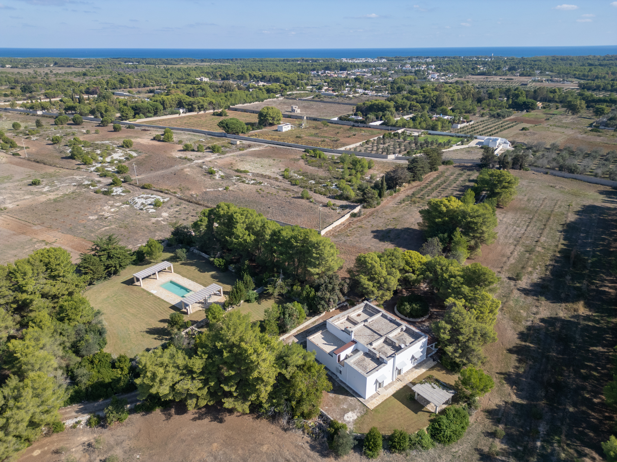 Villa ristrutturata in via desio, Lecce