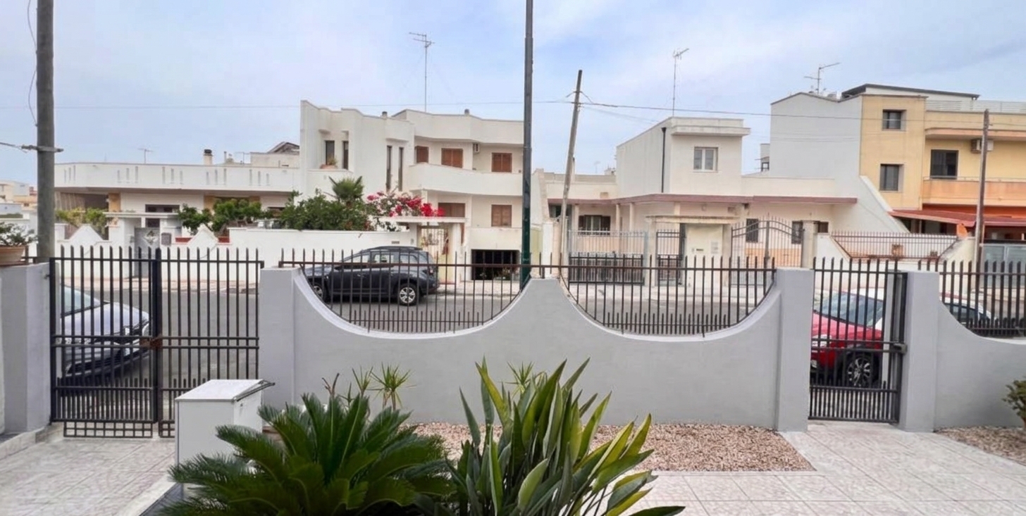 Casa indipendente con giardino in via paisiello 23, Lizzanello