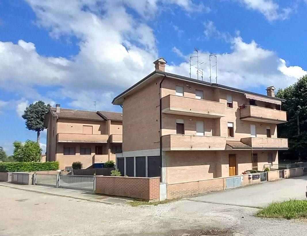 Bilocale arredato in affitto, Ferrara montalbano