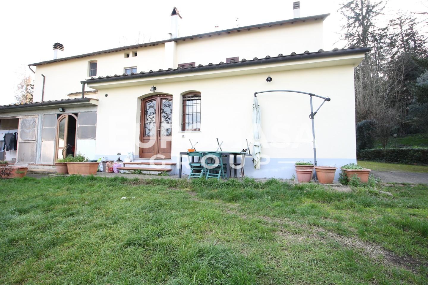 Villa con giardino, Lucca gattaiola