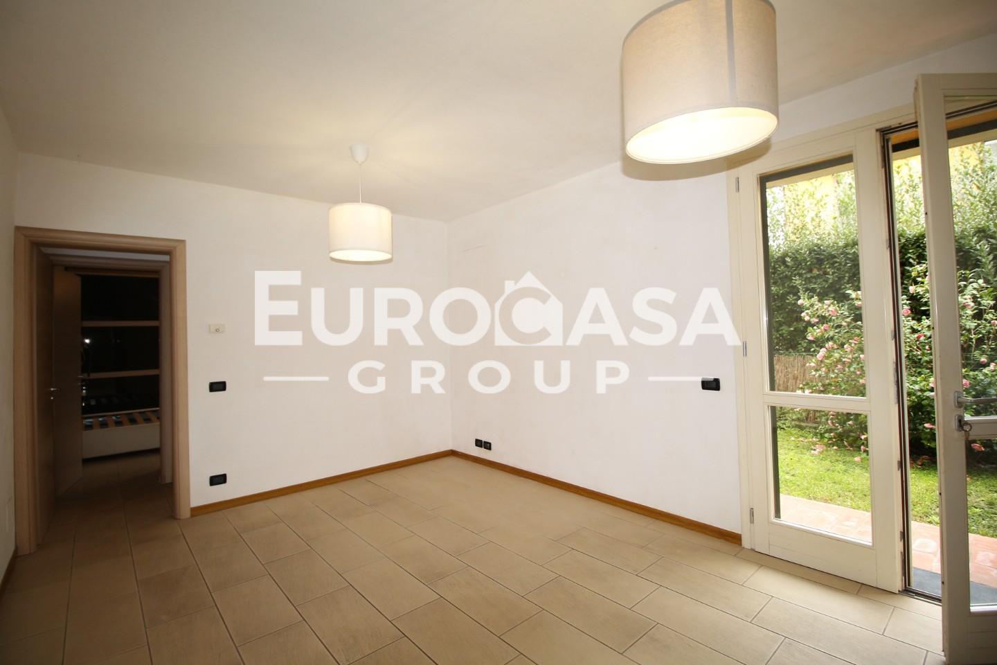 Bilocale con giardino, Lucca santissima annunziata