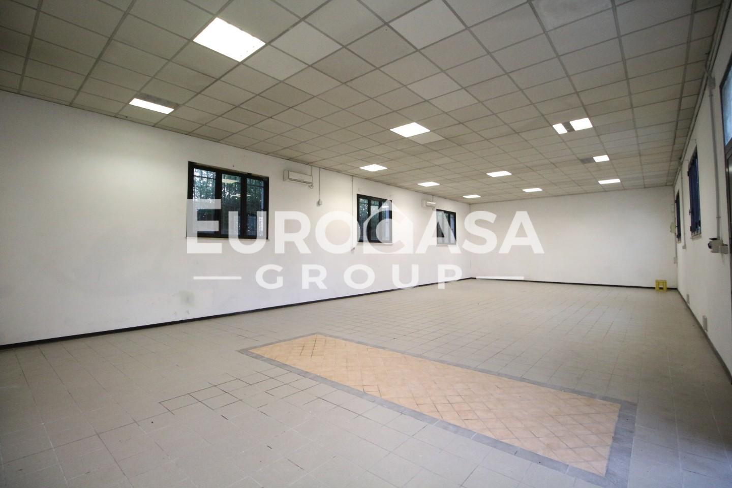 Locale commerciale in affitto, Capannori pieve san paolo