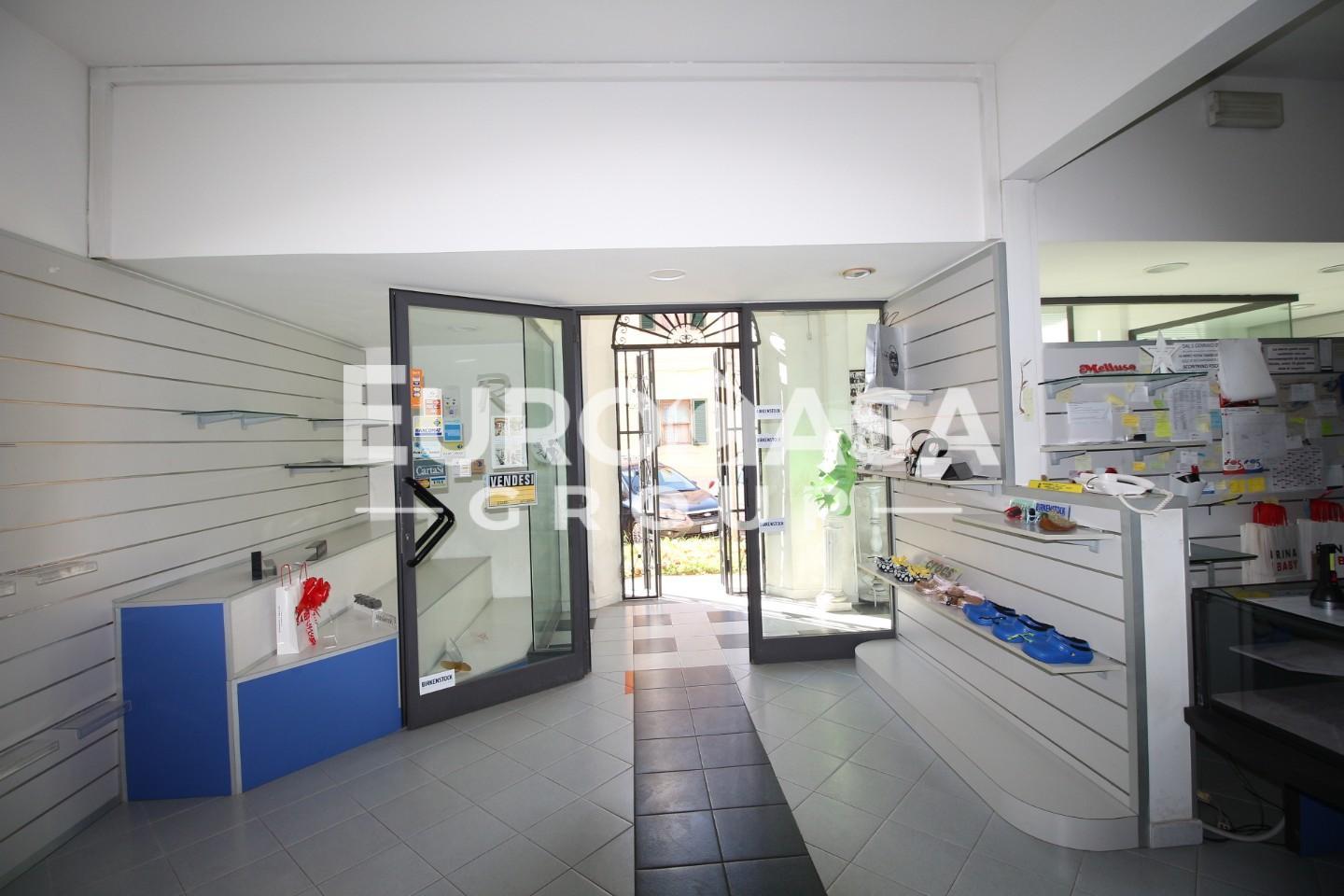 Locale commerciale in vendita a San Giuliano Terme