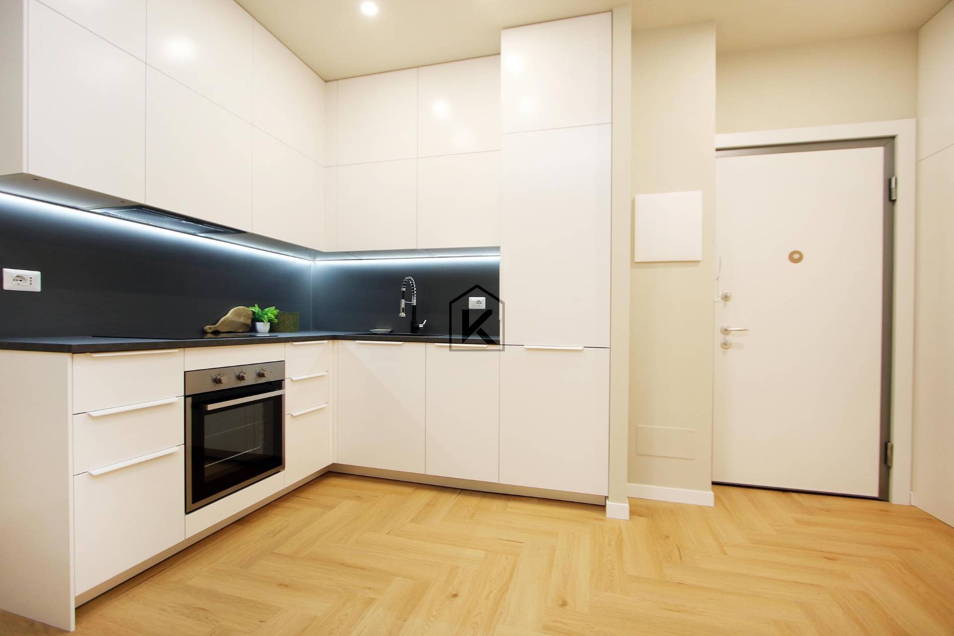 Appartamento in vendita a Milano, Lorenteggio