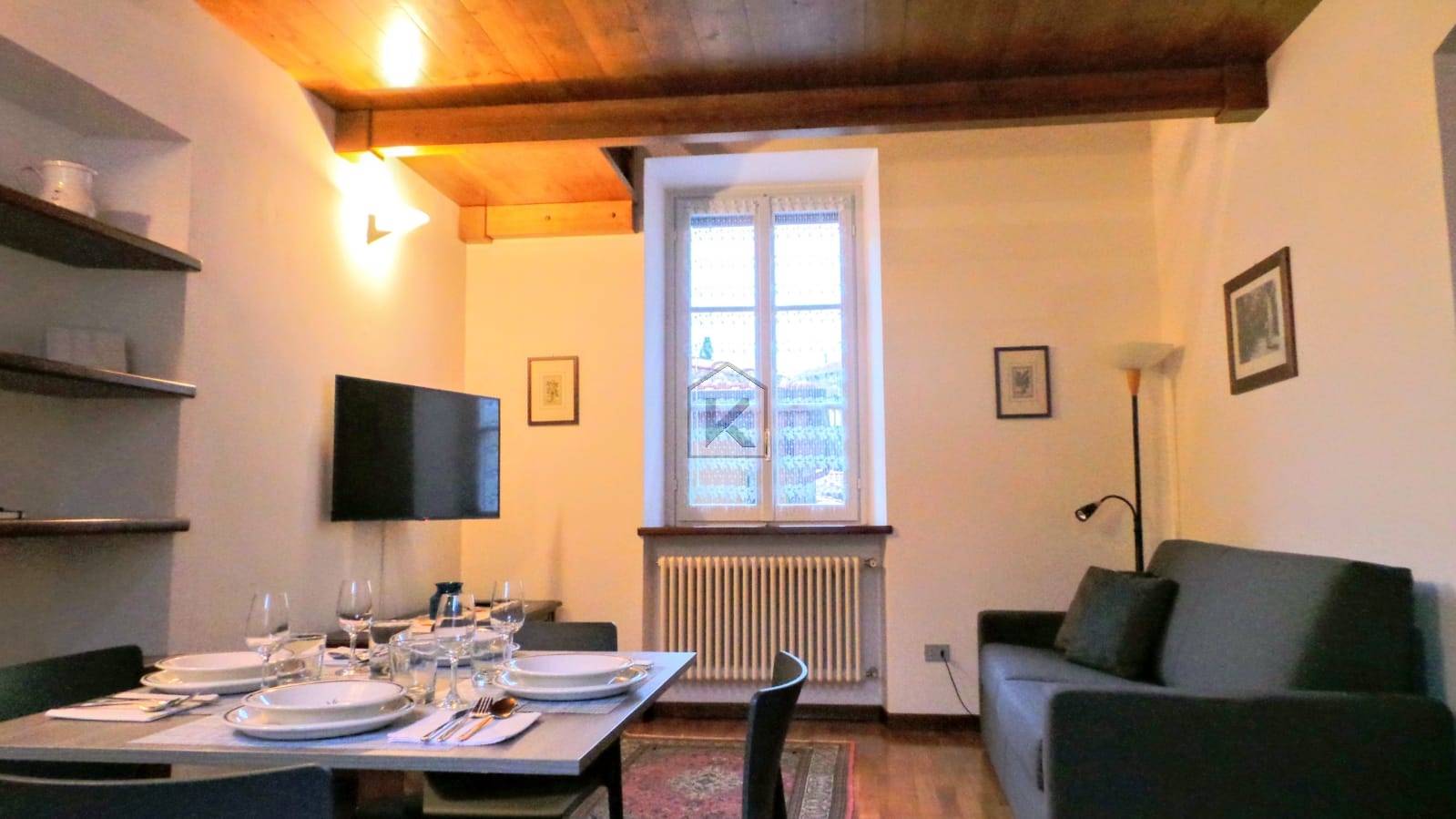 Appartamento in affitto a Varenna