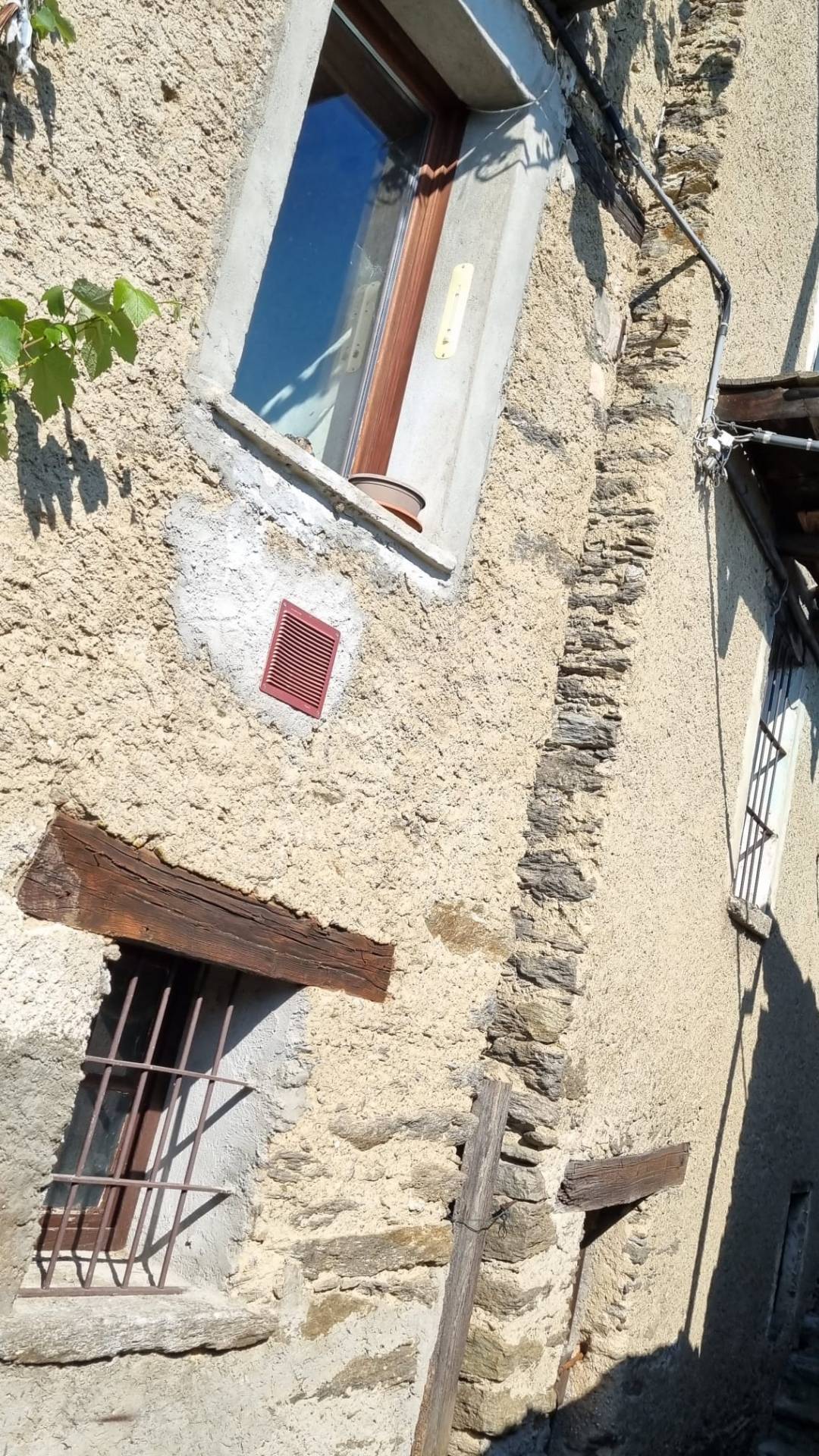 Casa Semindipendente in vendita a Valvarrone