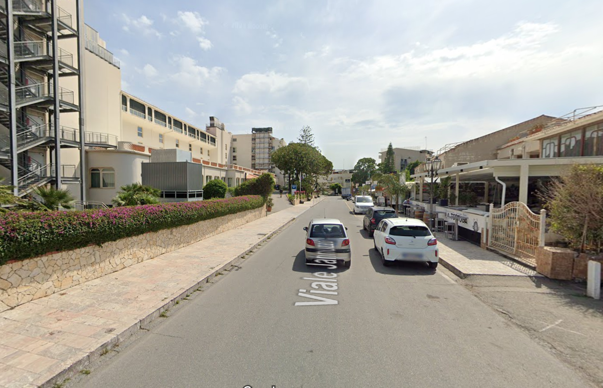 Attivit commerciale in affitto/gestione a Giardini-Naxos