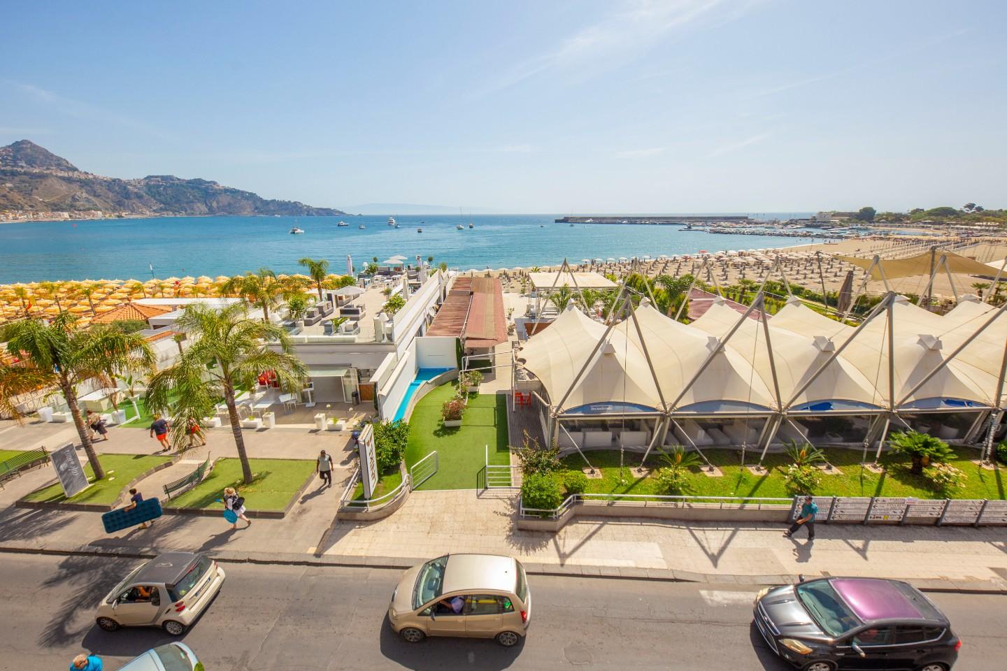 Appartamento con terrazzo, Giardini-Naxos naxos schiso'