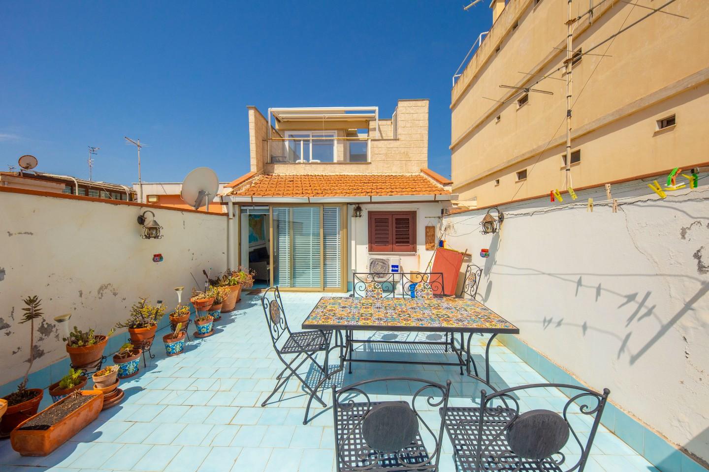 Appartamento con terrazzo, Giardini-Naxos naxos schiso'
