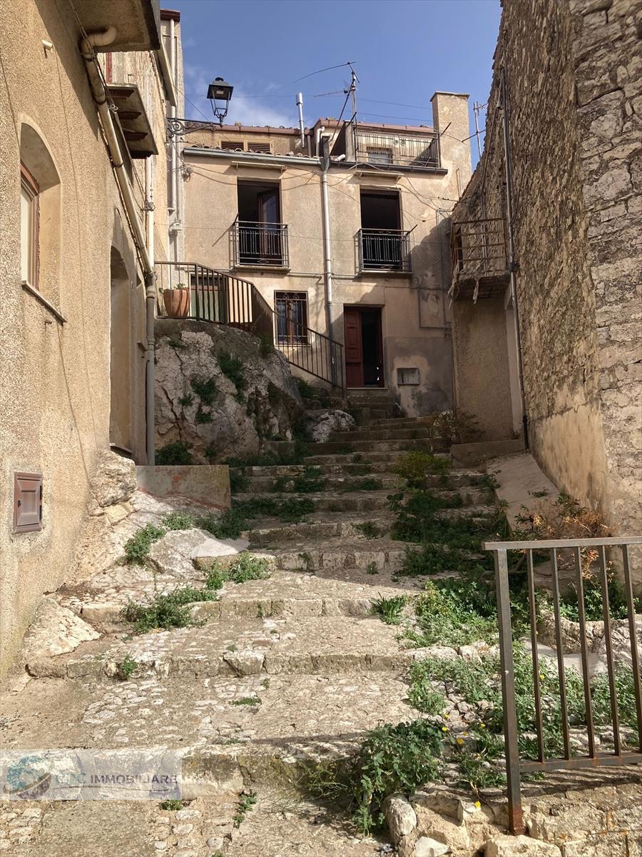 Casa indipendente in vendita in cortile cilano prizzi, Prizzi