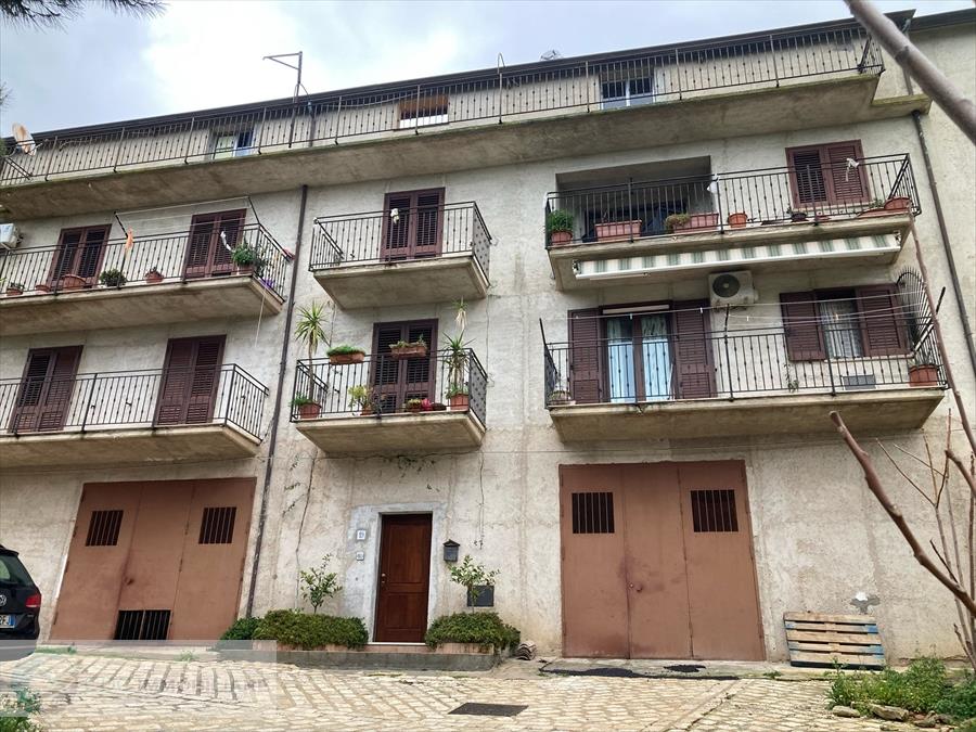 Casa indipendente con box in via carlo goldoni, Vicari