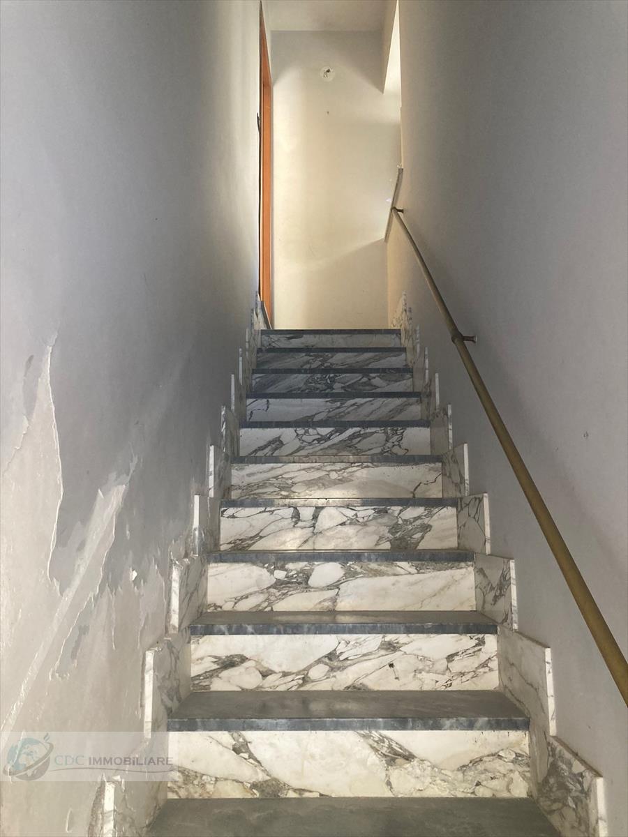 Appartamento con box in via principe umberto vicari, Vicari