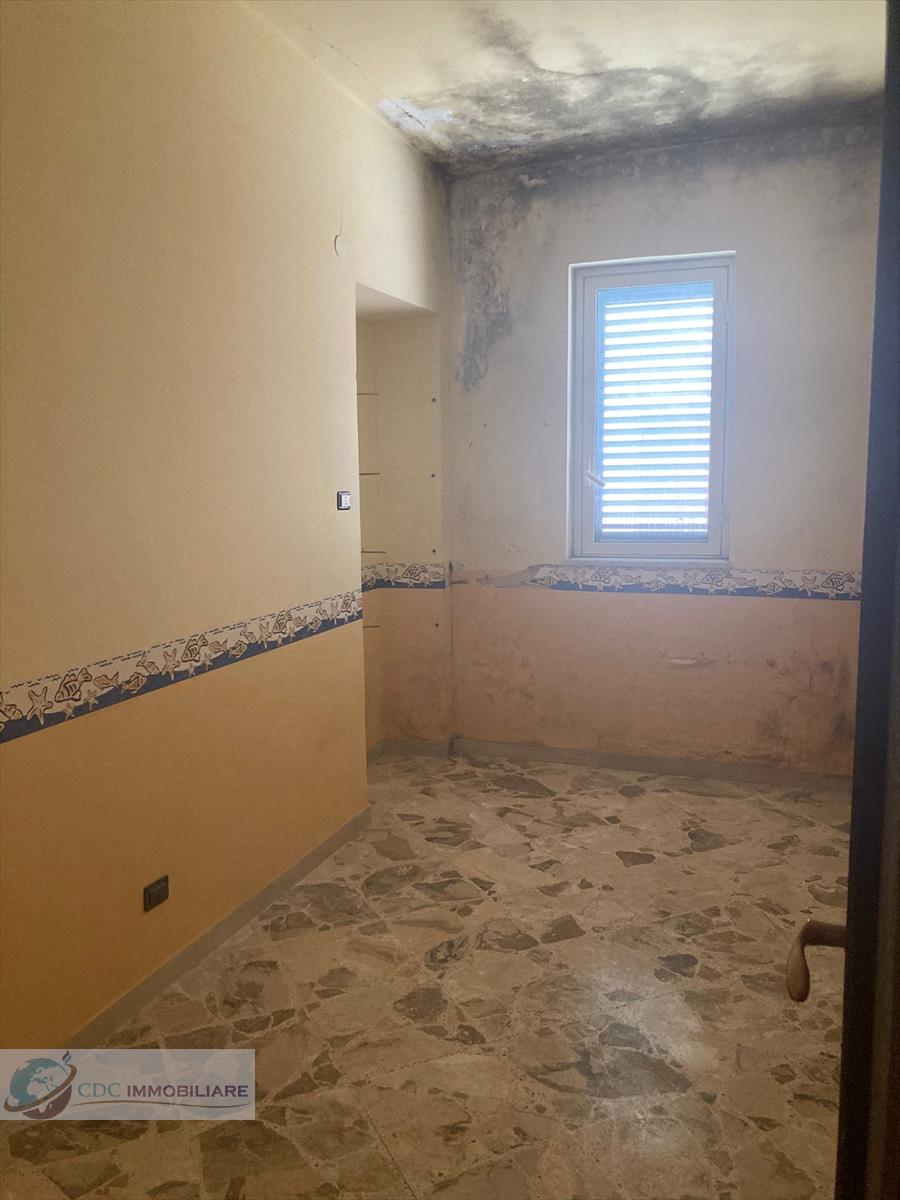 Appartamento con box in via principe umberto vicari, Vicari