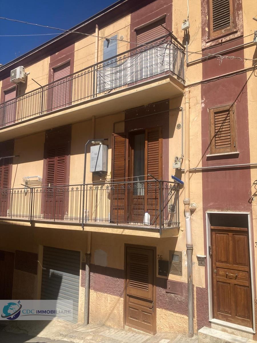Quadrilocale con box in via silvio pellico 38, Lercara Friddi