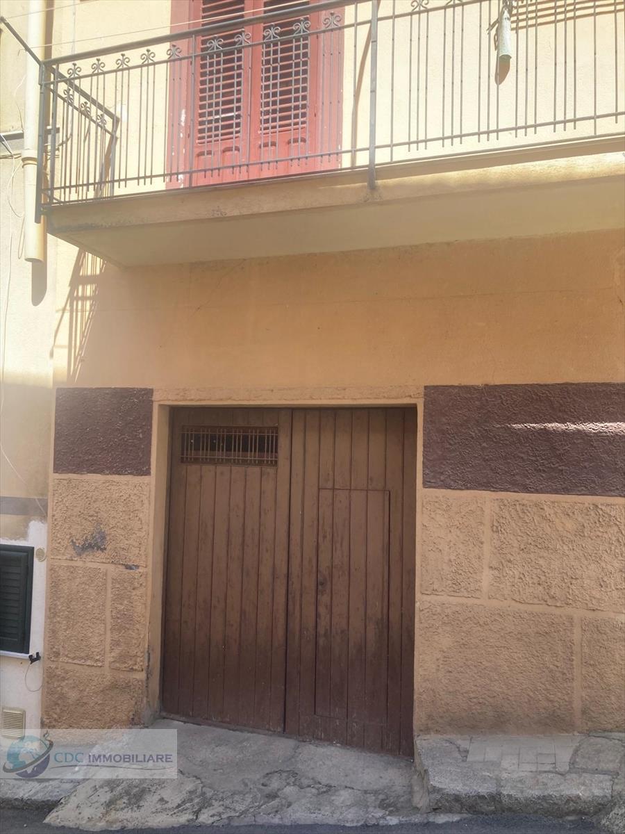 Quadrilocale con box in via silvio pellico 38, Lercara Friddi