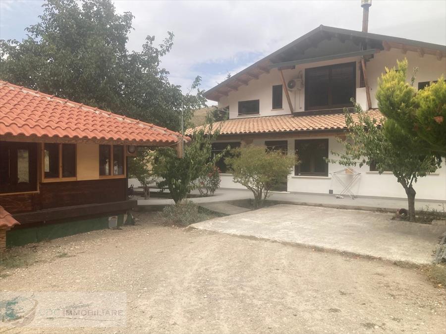 Villa con giardino in contrada margimuto, Santo Stefano Quisquina
