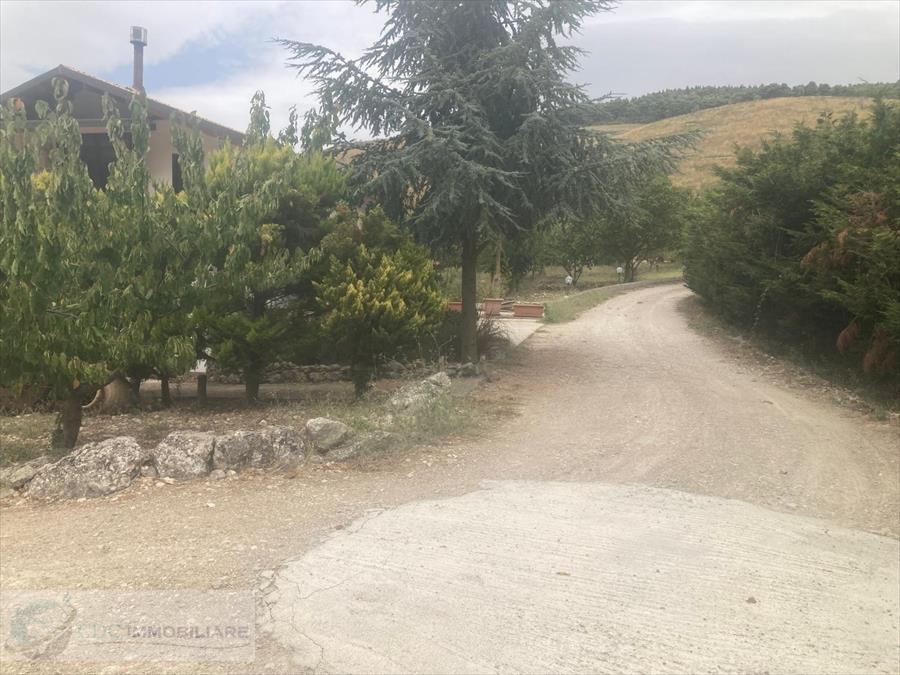 Villa con giardino in contrada margimuto, Santo Stefano Quisquina