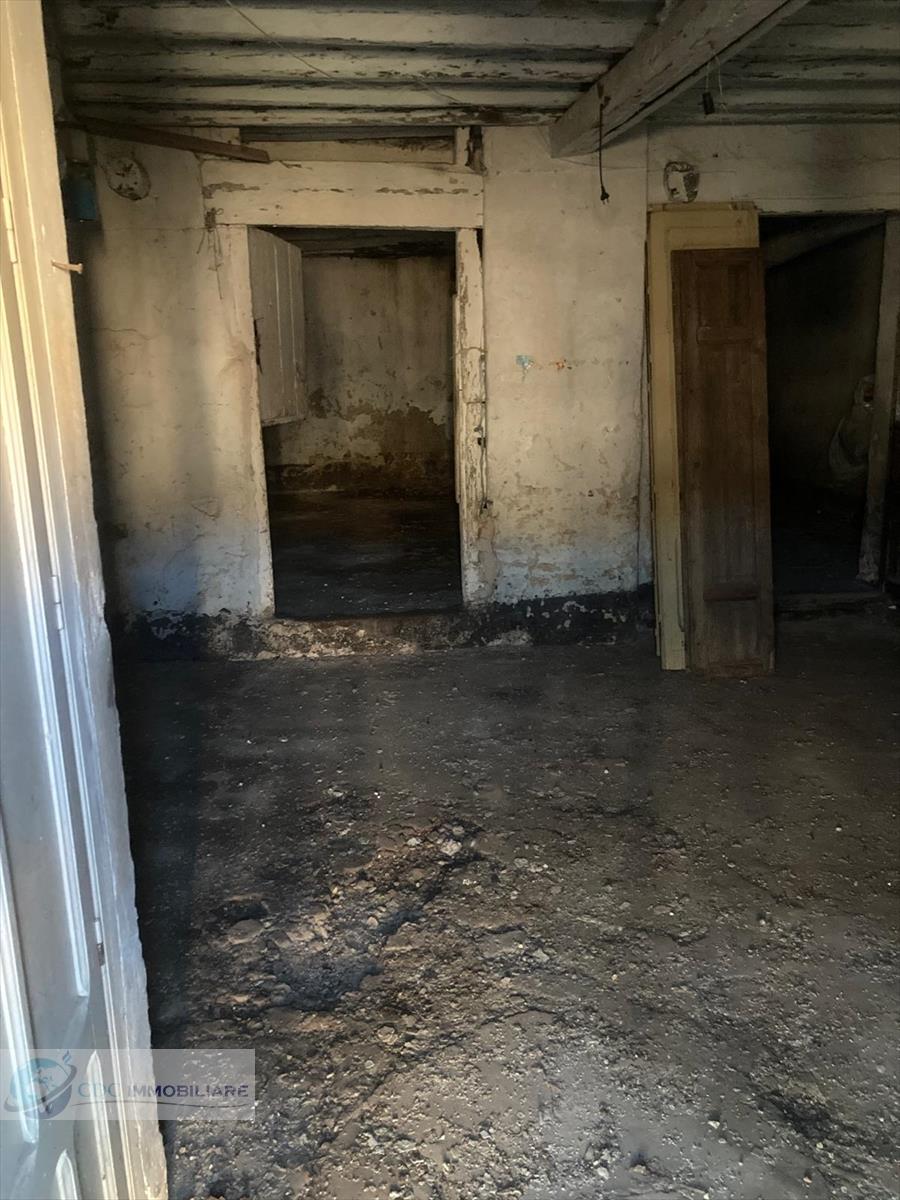 Casa indipendente da ristrutturare in via marchese arezzo, Prizzi