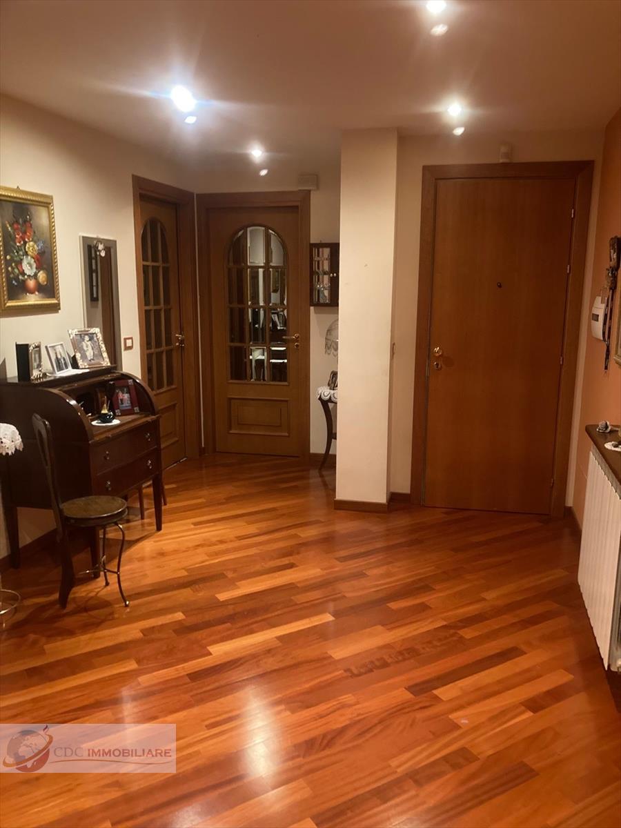 Appartamento con box doppio in via bari, Cammarata