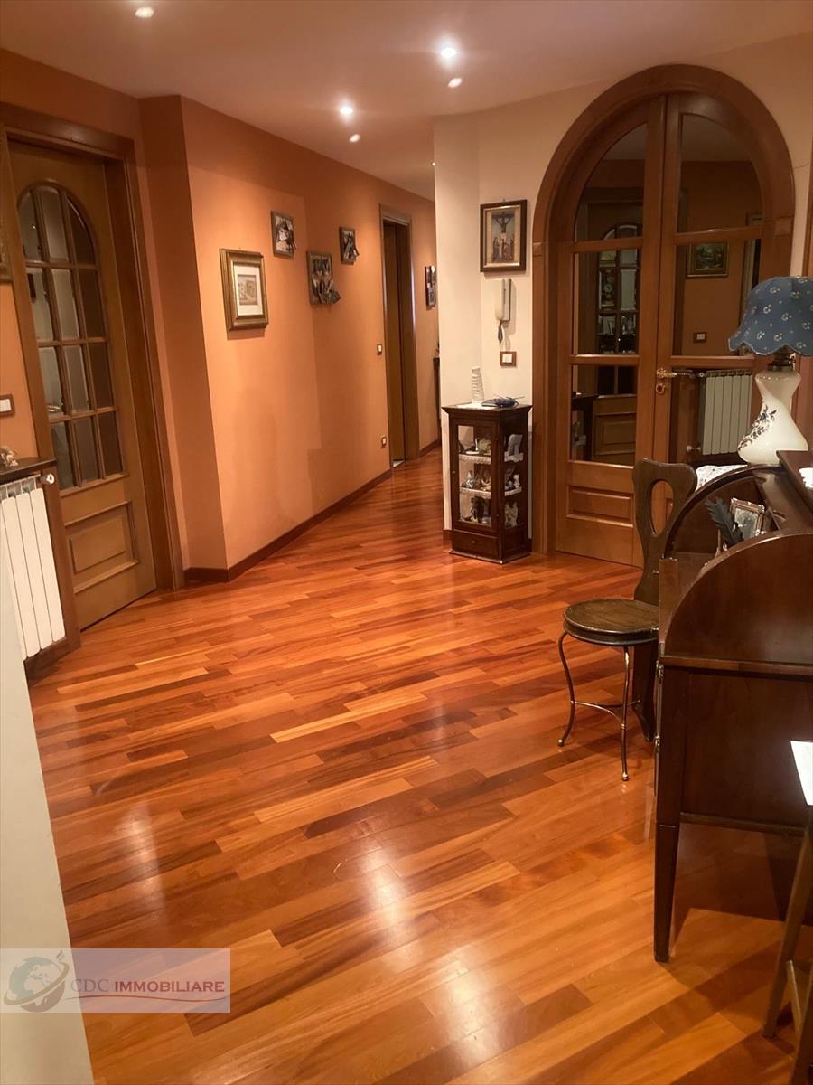 Appartamento con box doppio in via bari, Cammarata